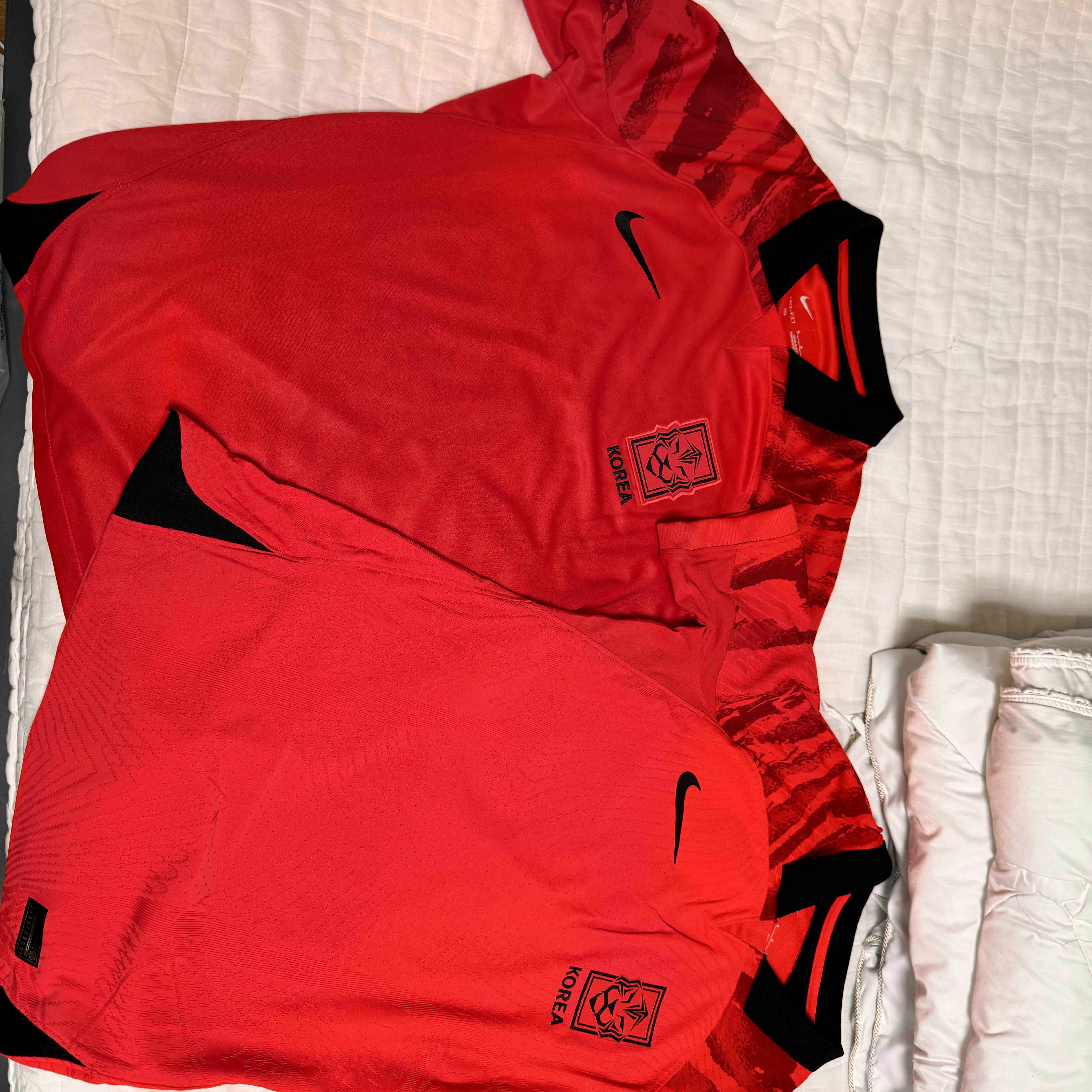 Nike Korea 2022/23 Dri-Fit ADV Player Issue Home SS Jersey Global Red - Asia (Non Marking Ver.), Nike Korea Dri-Fit Stadium Home LS Jersey Global Red - Asia (Non Marking Ver.) 착용 스타일