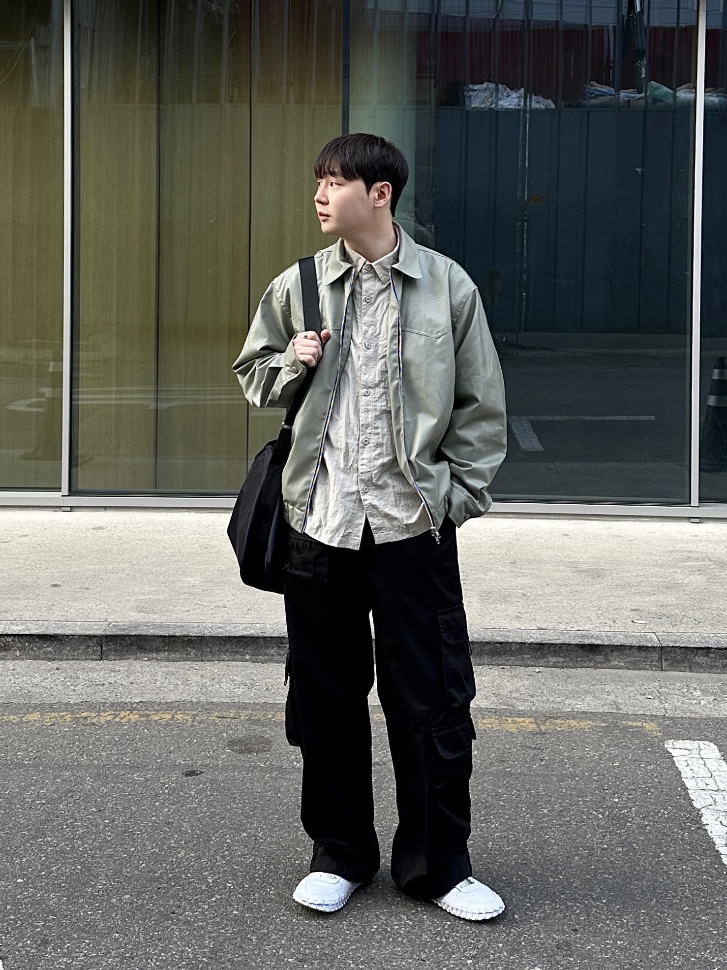 Nike x Jacquemus J Force 1 Low LX SP White 착용 스타일 - 3