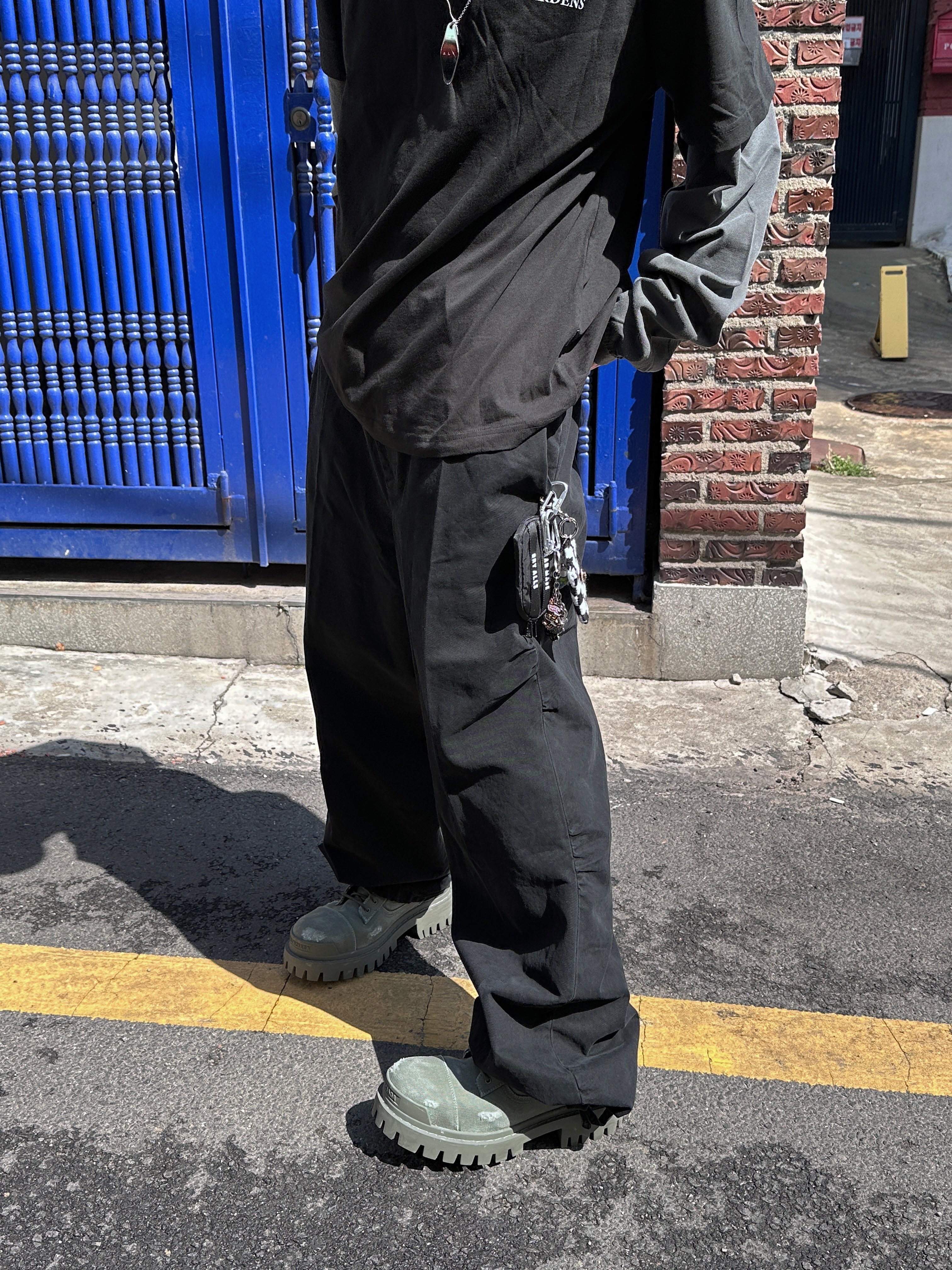 Balenciaga Combat Strike 20mm Boot Kaki, Human Made Military Card Case Black 착용 스타일 - 5