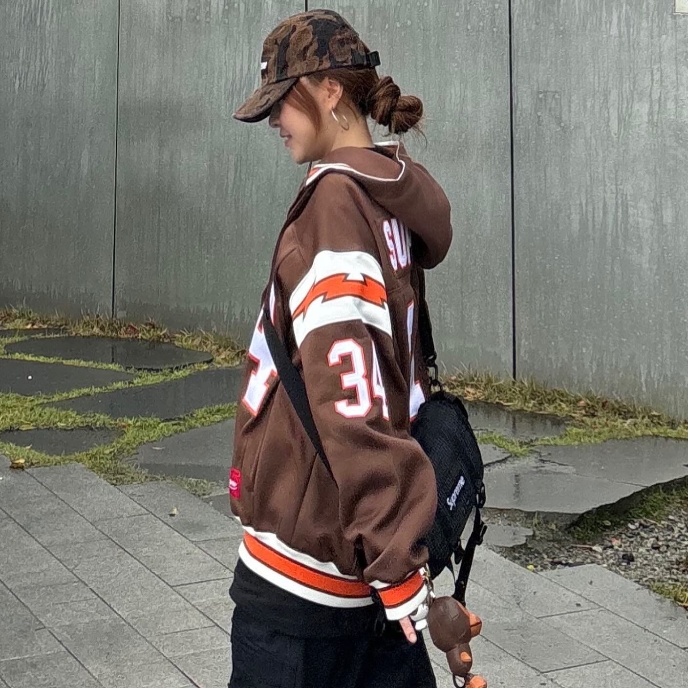 Supreme Football Zip Up Hooded Sweatshirt Brown - 24SS, Supreme Flames Jacquard Denim Camp Cap Washed Black - 23SS 착용 스타일 - 1
