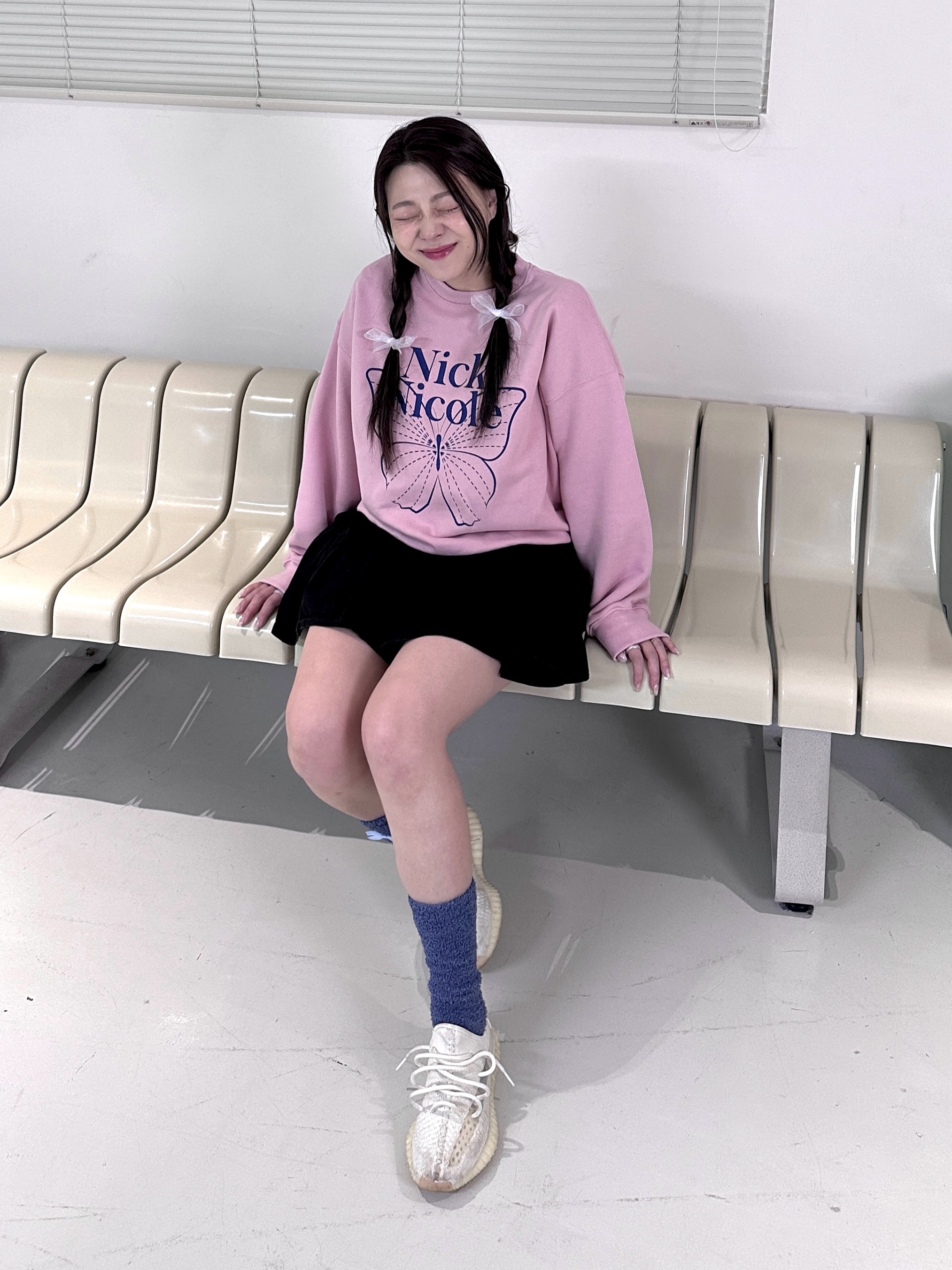 Adidas Yeezy Boost 350 V2 Bone 착용 스타일 - 2
