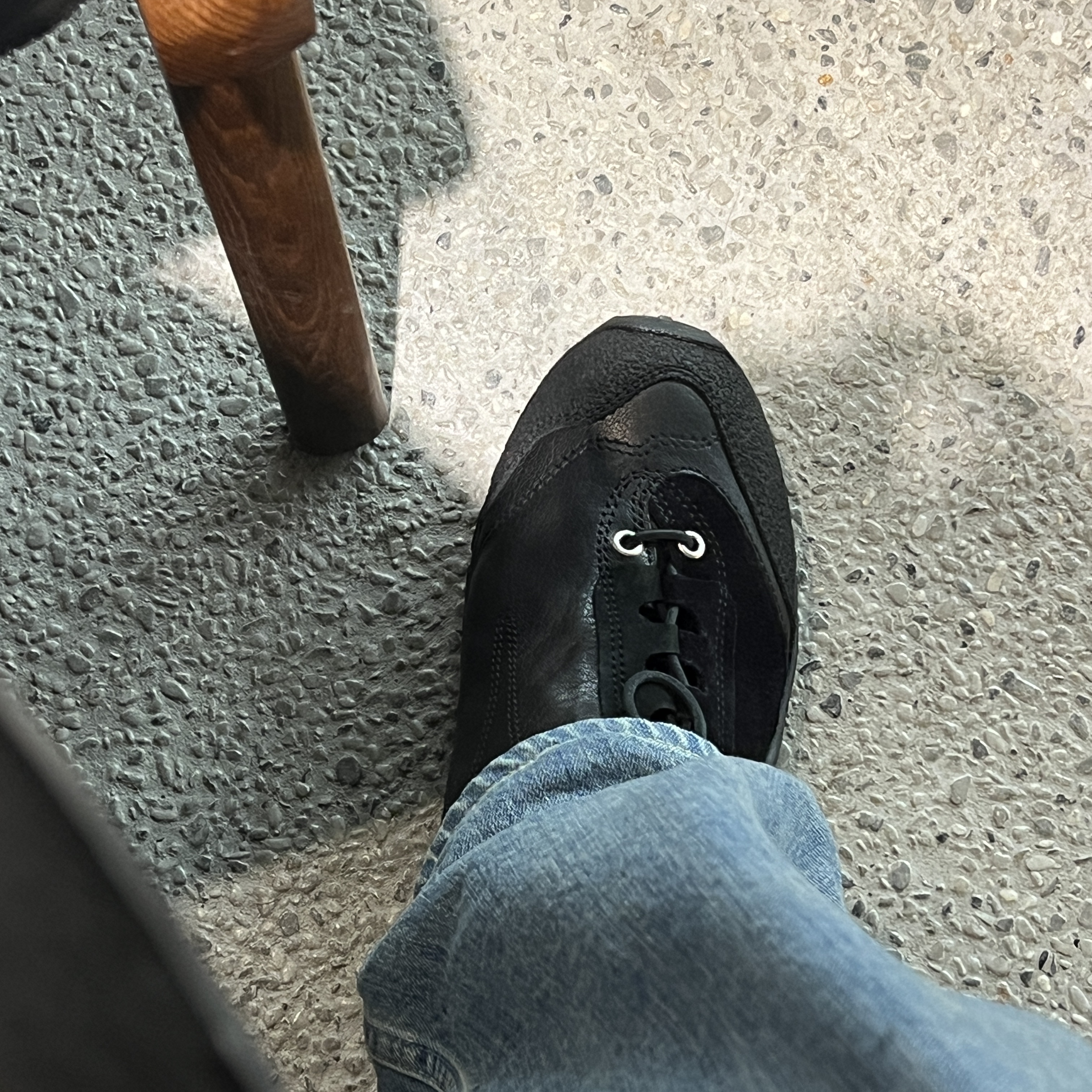 Our Legacy Gabe Stealth Black Leather 착용 스타일 - 2