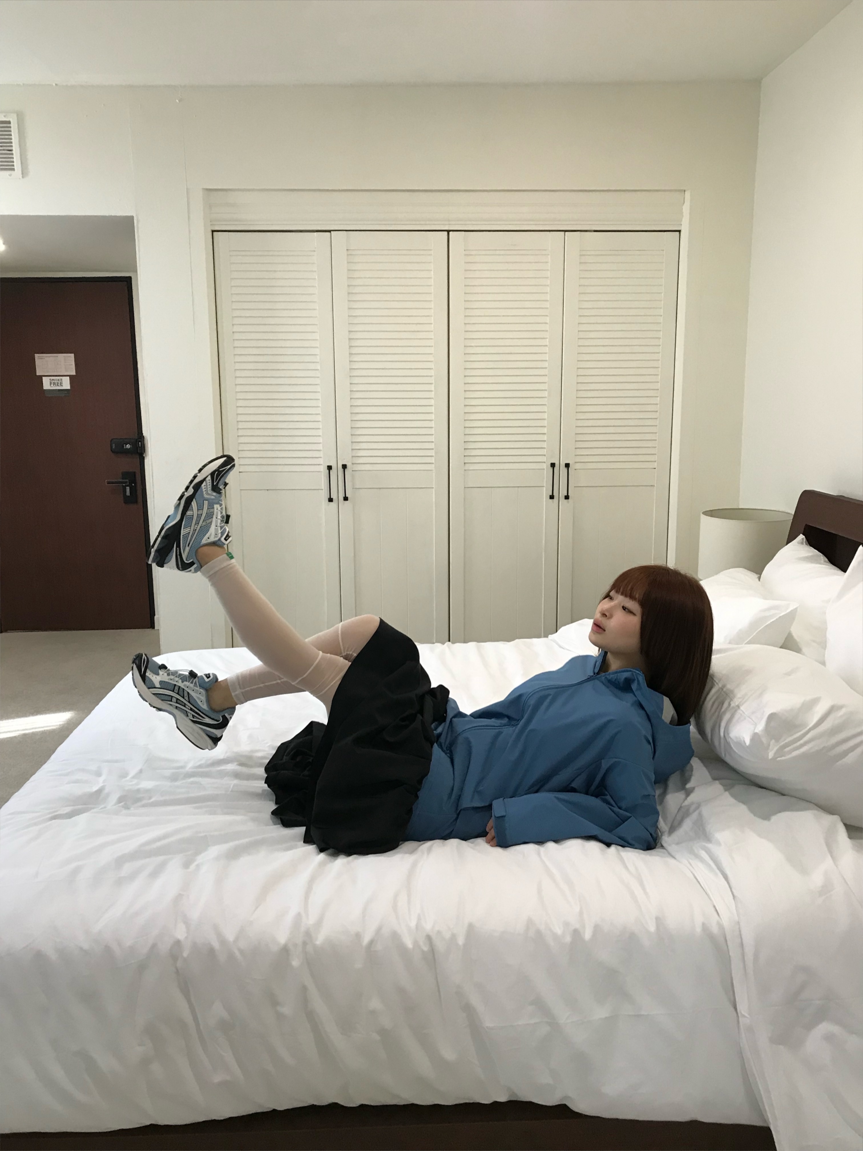 Asics Unlimited Gel-Kayano 14 Mist Cream 착용 스타일 - 1