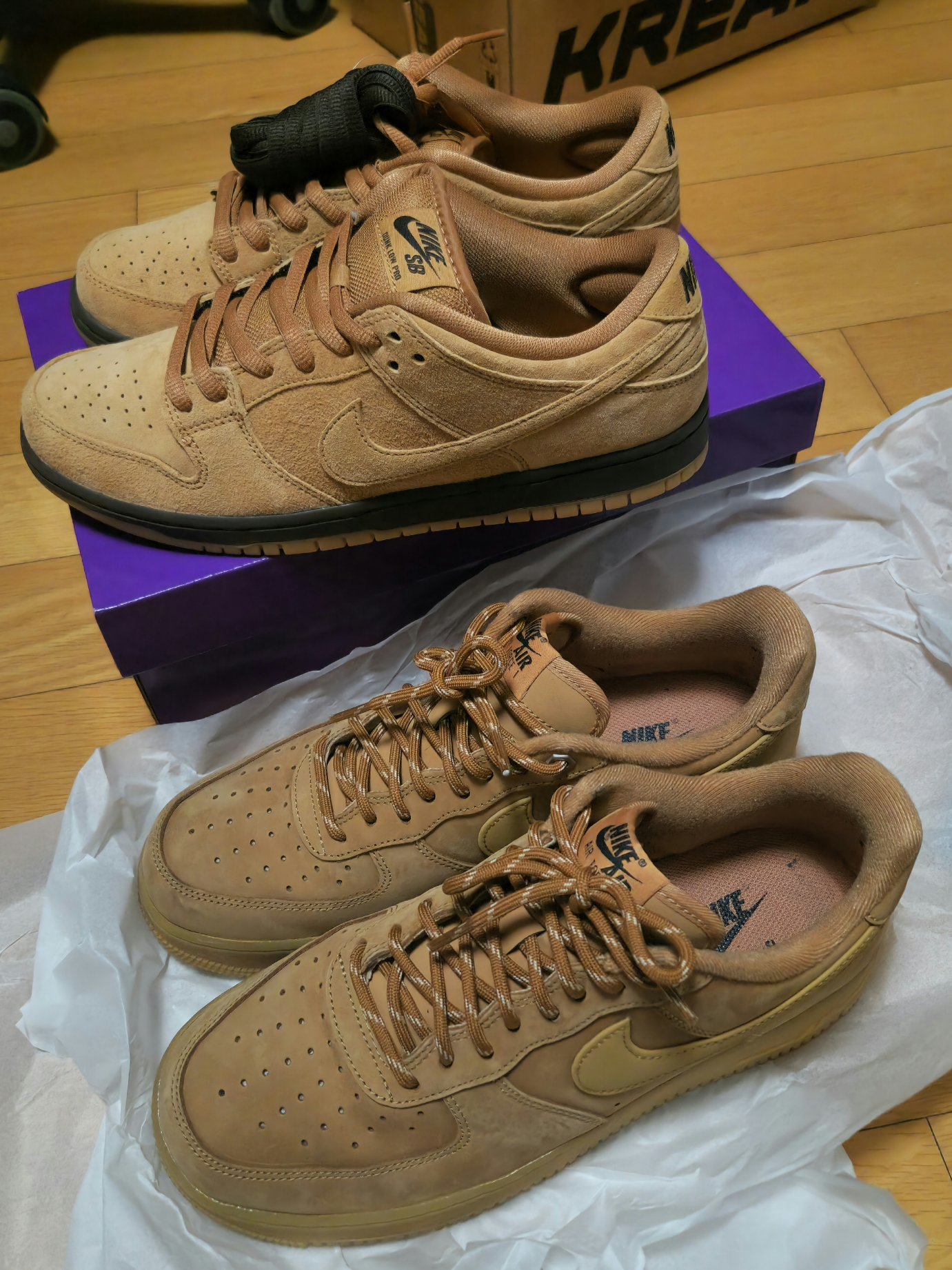 Nike SB Dunk Low Pro Wheat 2023, Nike Air Force 1 '07 WB Flax 착용 스타일