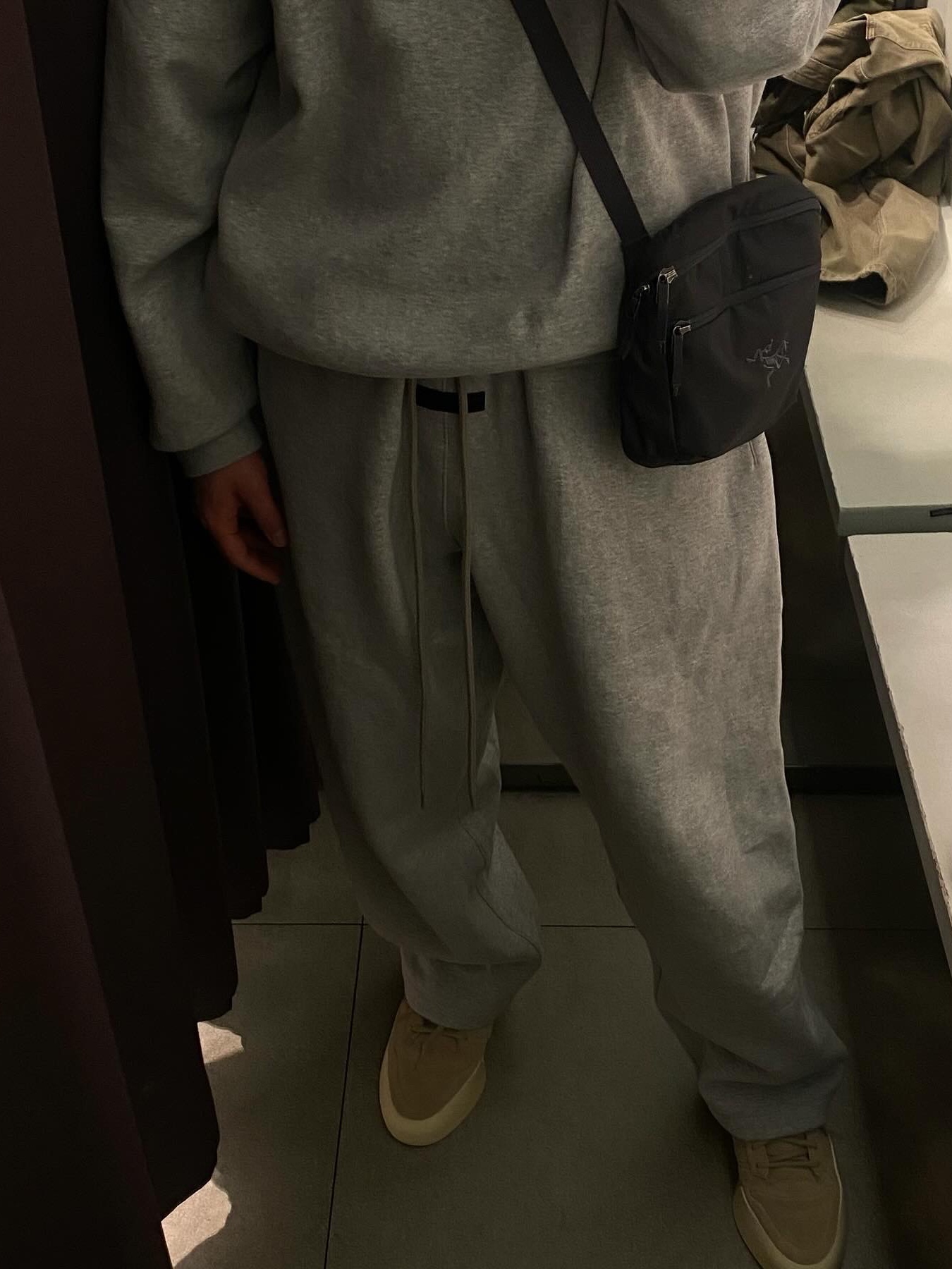Essentials Lounge Sweatpants Light Heather Grey - 24SS, Essentials Hoodie Light Heather Grey - 24SS 착용 스타일