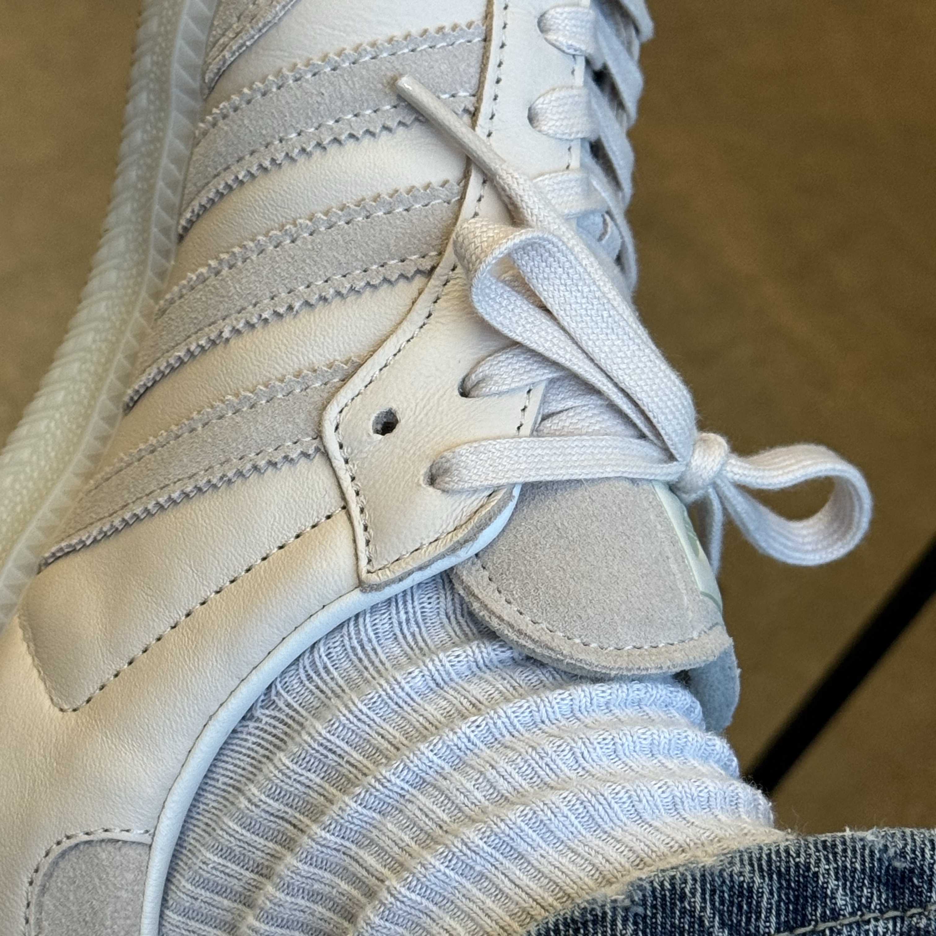 Adidas Samba Linen Savanna 착용 스타일