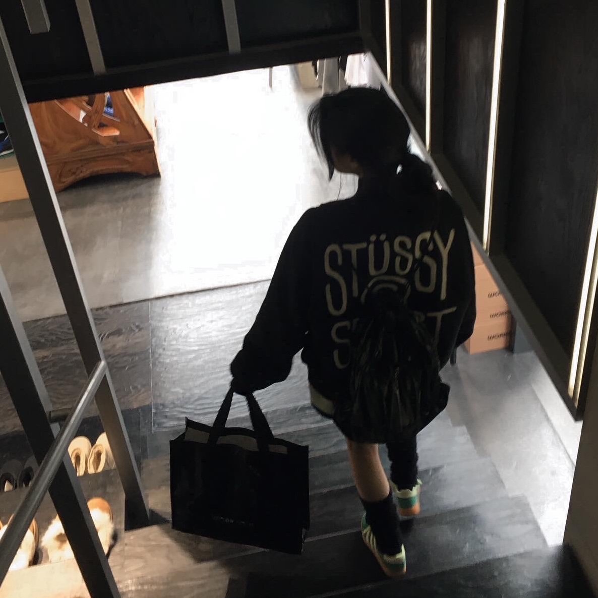 (W) Adidas Spezial Handball Collegiate Green, Stussy Sport Melton Varsity Jacket Black 착용 스타일 - 3