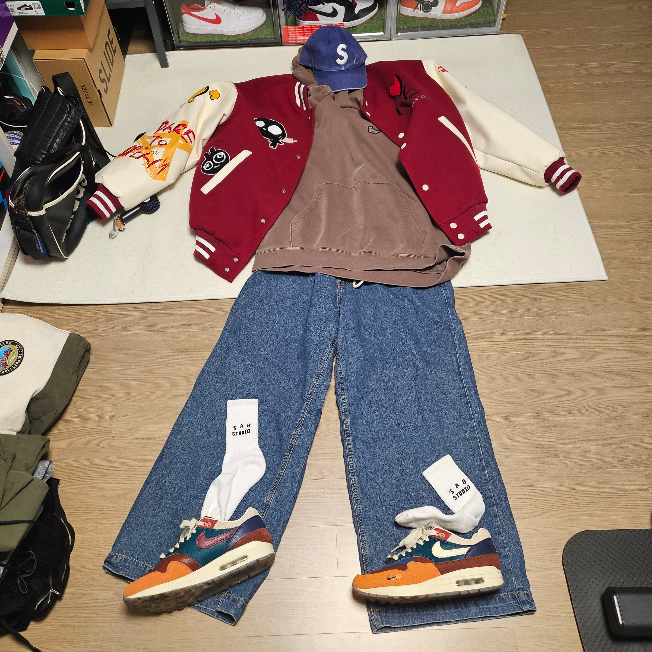 Supreme Pigment Canvas S Logo 6-Panel Navy - 23SS, Nike x Kasina Air Max 1 SP Won-Ang Orange 착용 스타일 - 6