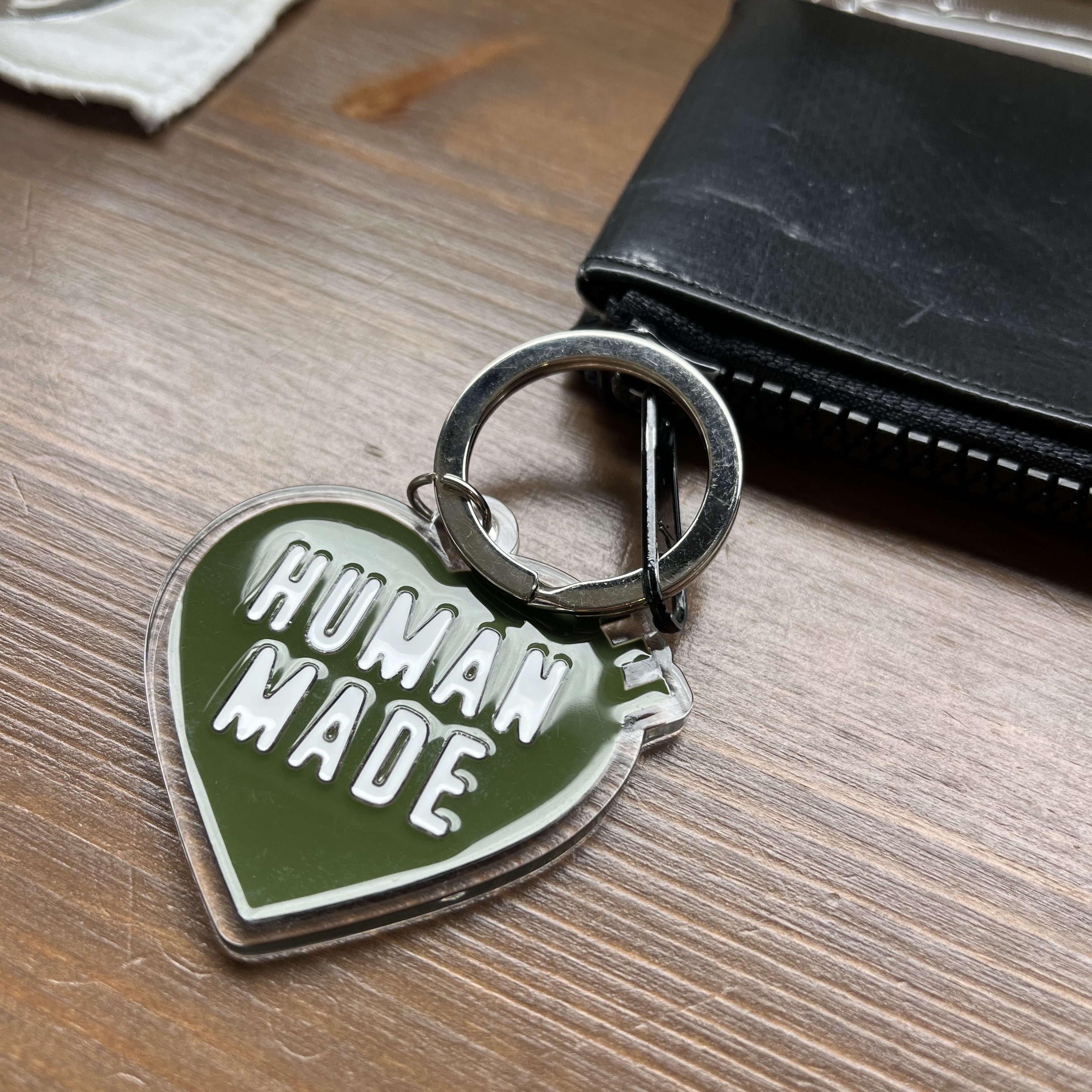 Human Made Heart Keyring Olive Drab 착용 스타일