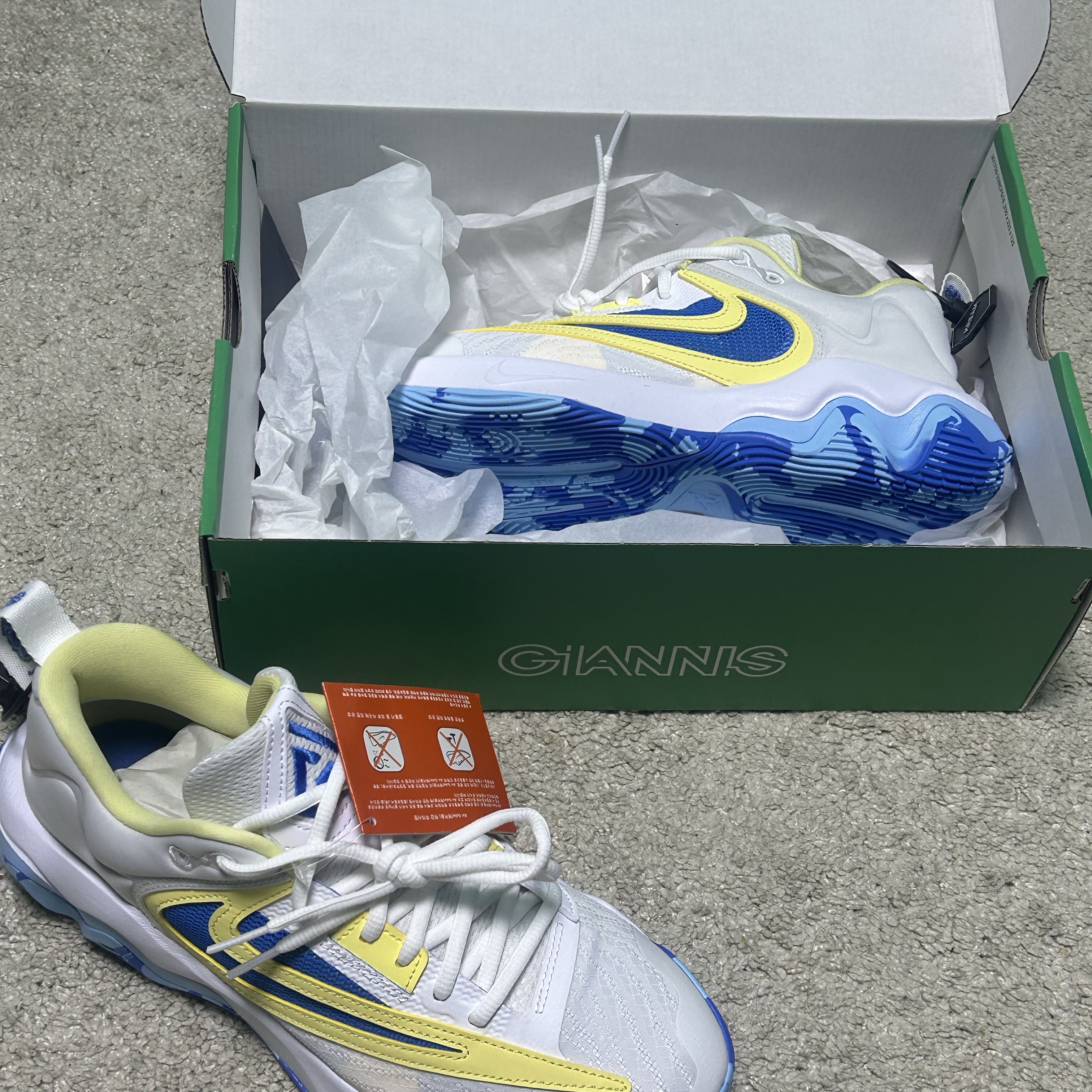 Nike Giannis Immortality 3 EP White Light Photo Blue 착용 스타일