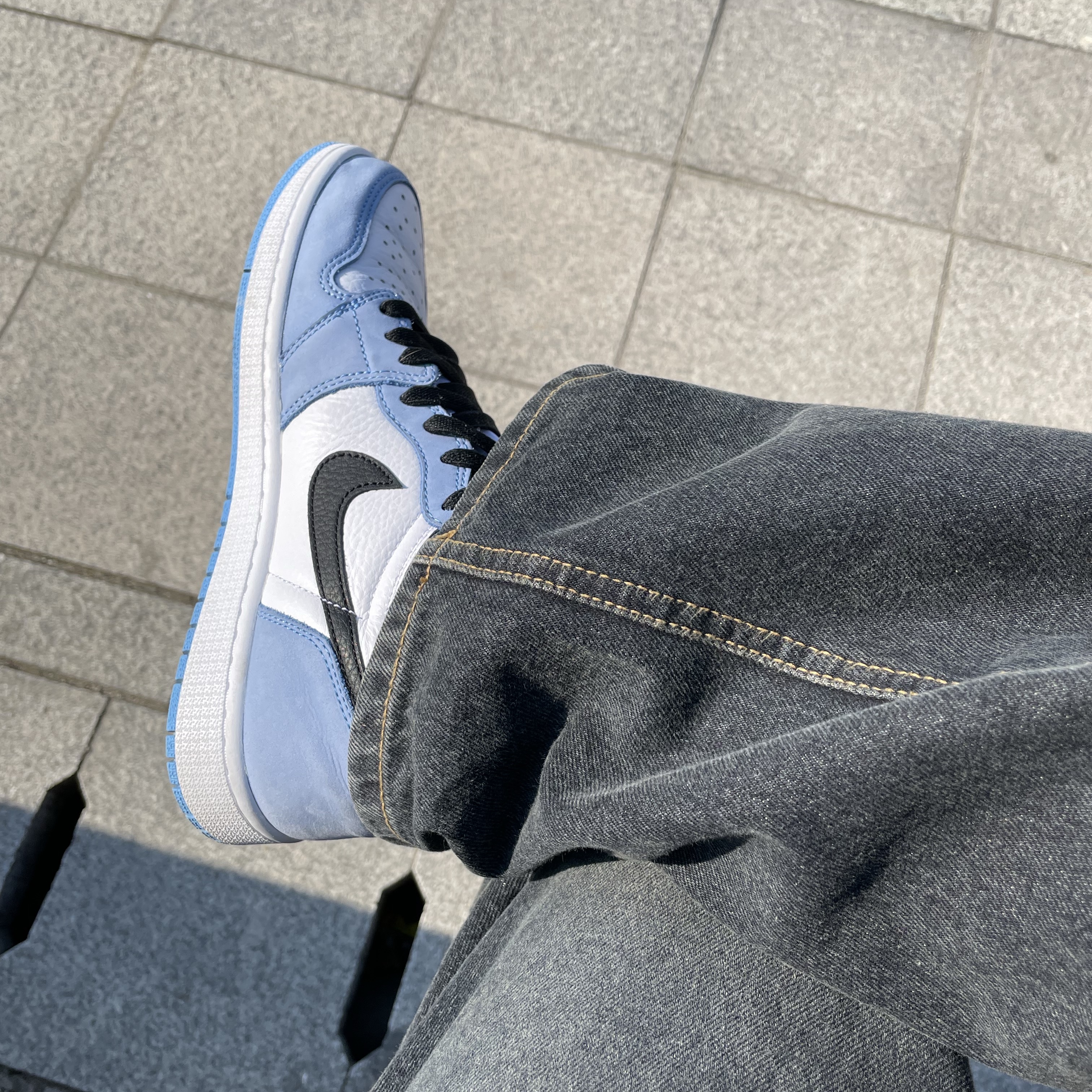 Jordan 1 Retro High OG University Blue 착용 스타일
