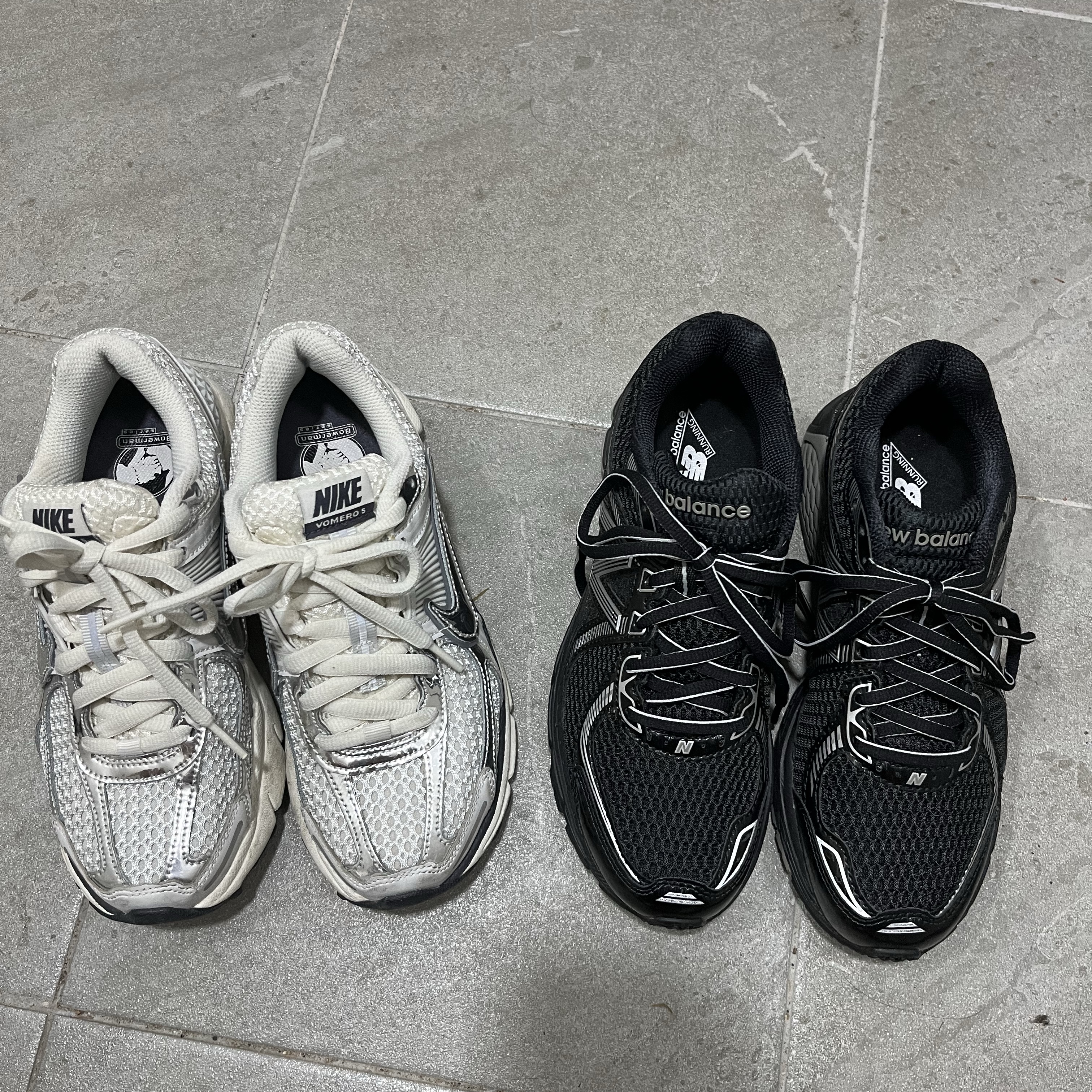 (W) Nike Zoom Vomero 5 Photon Dust and Metallic Silver 착용 스타일