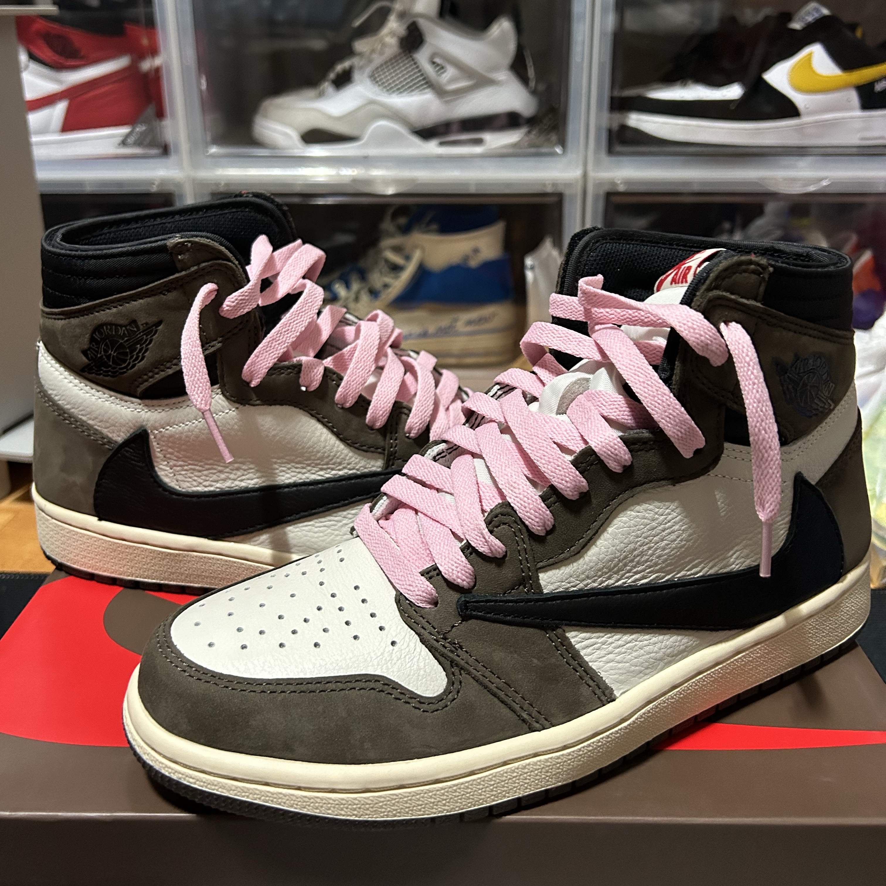 Jordan 1 x Travis Scott Retro High OG SP Mocha 착용 스타일