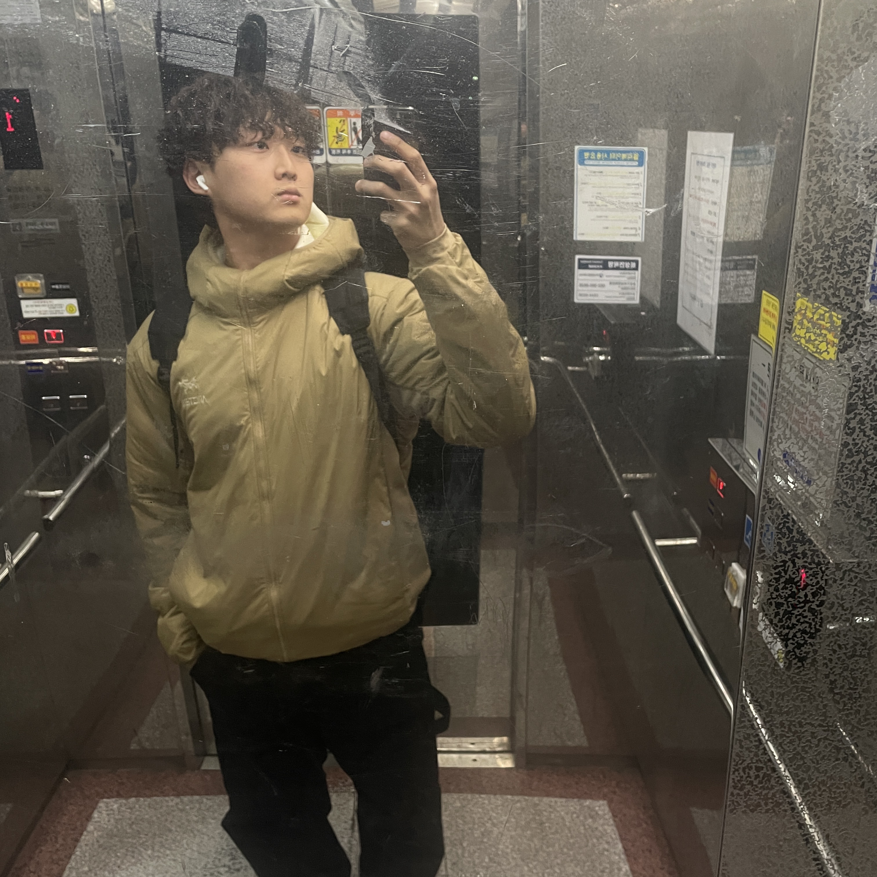 Arc'teryx Atom LT Hoody Canvas 착용 스타일