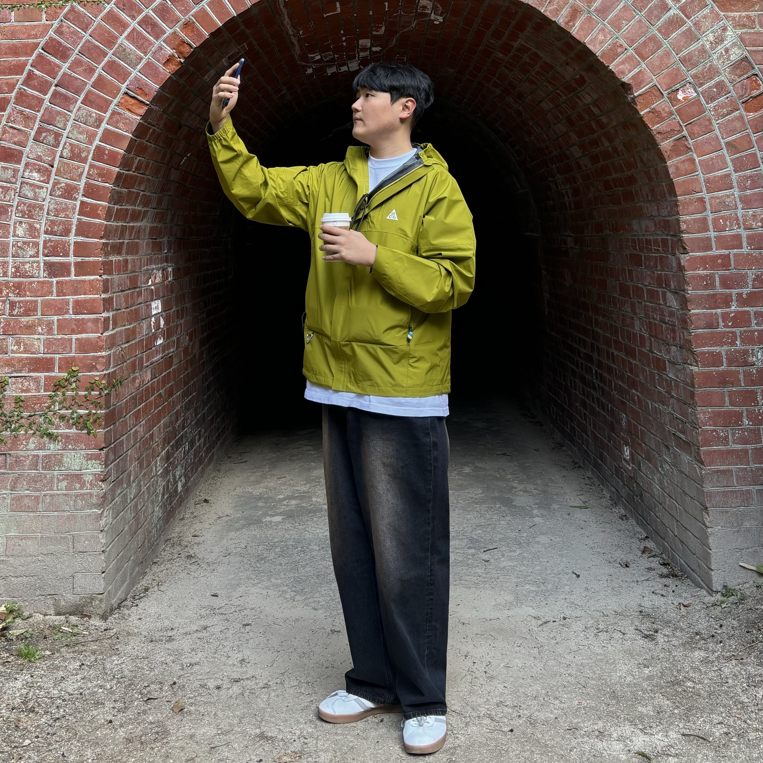 Nike ACG Storm-Fit ADV Cascade Rains Full Zip Jacket Moss - Asia, Adidas Gazelle White Grey 착용 스타일 - 2