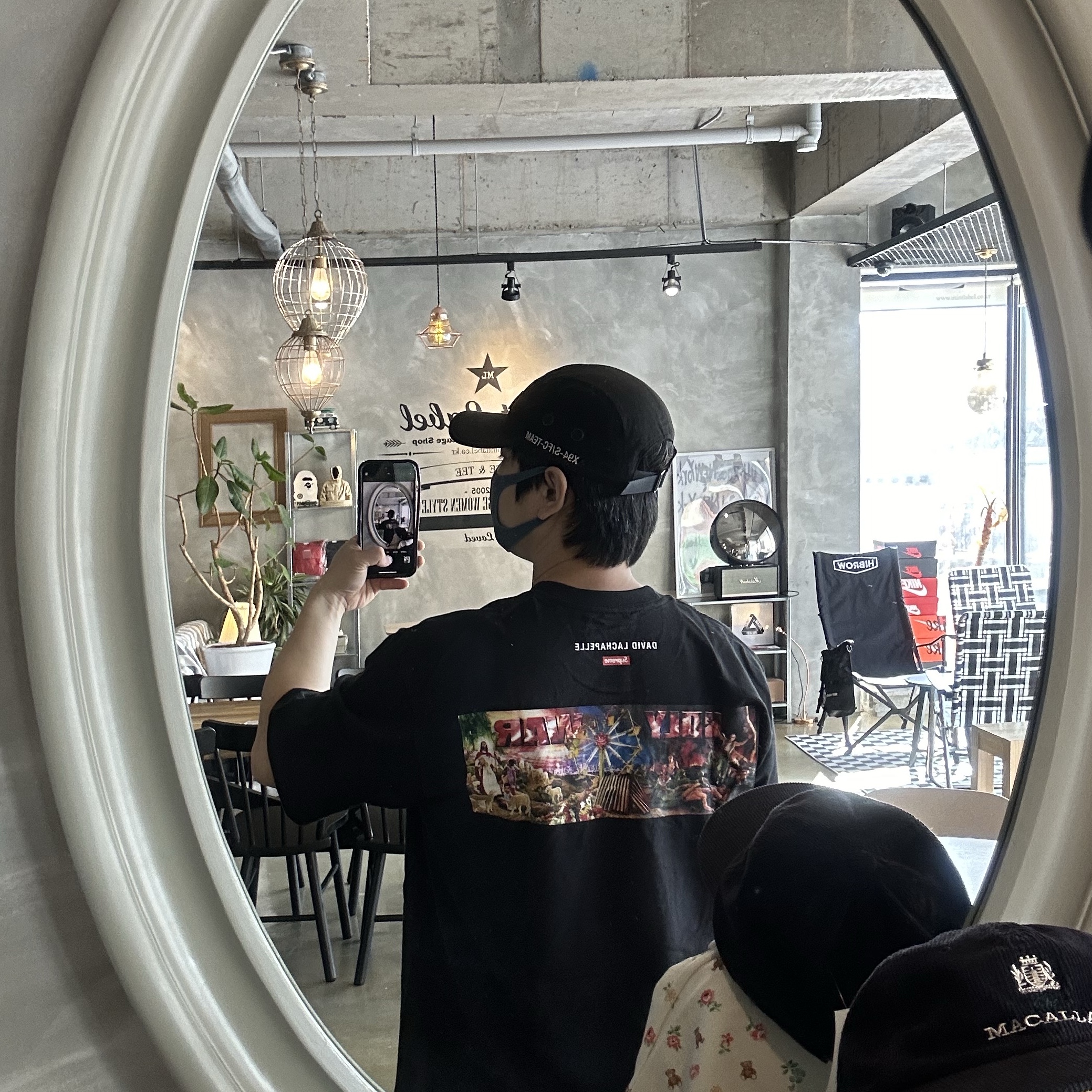 Supreme Holy War T-Shirt Black - 23FW 착용 스타일