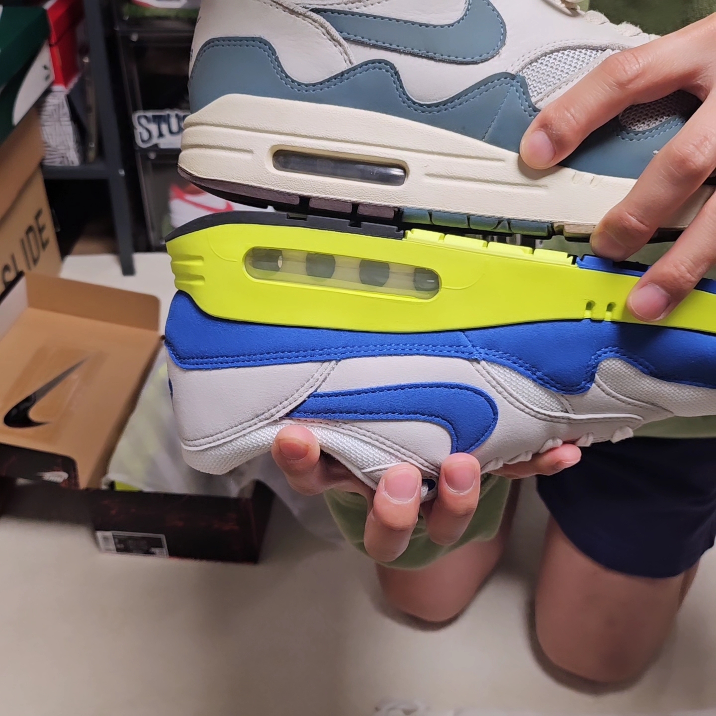 Nike Air Max 1 '86 OG Royal Volt, Stussy SS Link Hoodie Moss 착용 스타일 - 3