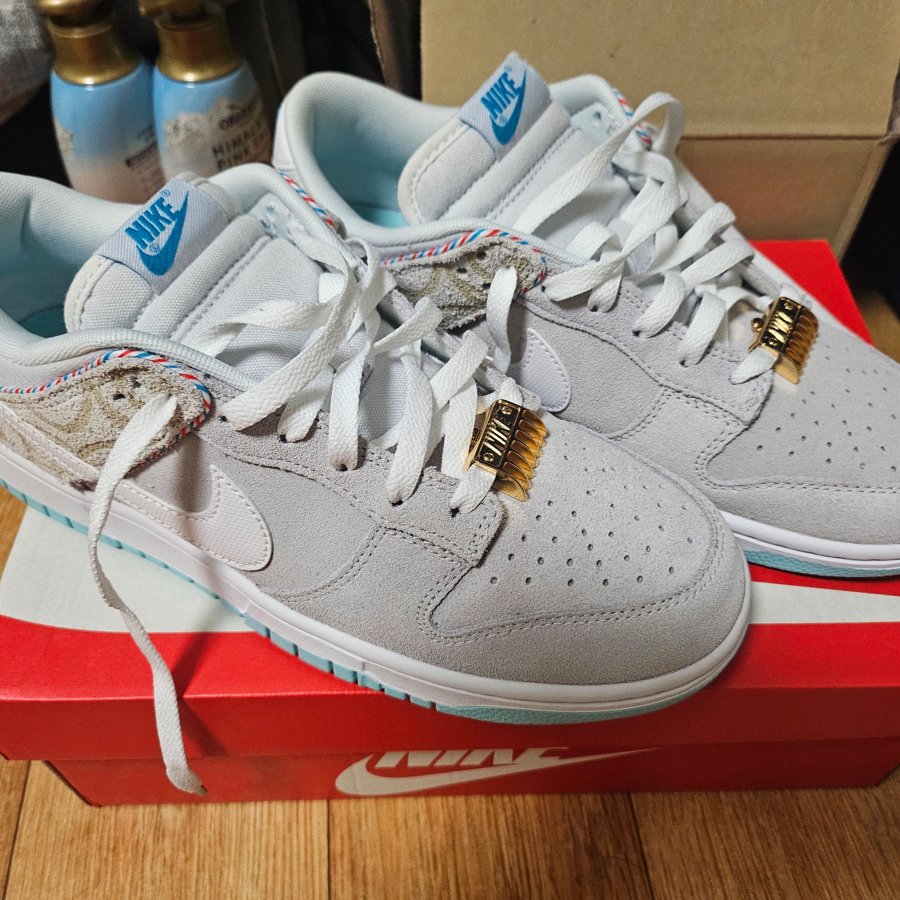 Nike Dunk Low Retro SE Barber Shop Grey 착용 스타일