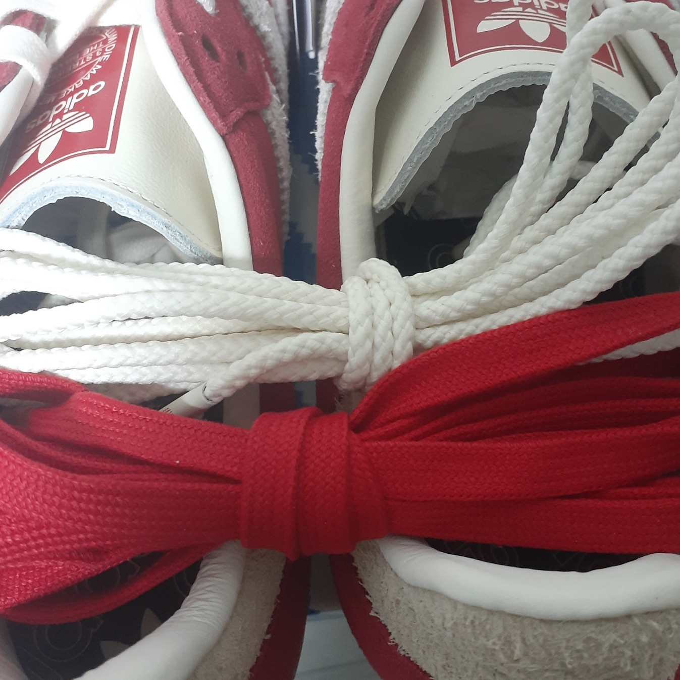 Adidas Samba OG Tal Better Scarlet Off White 착용 스타일 - 2