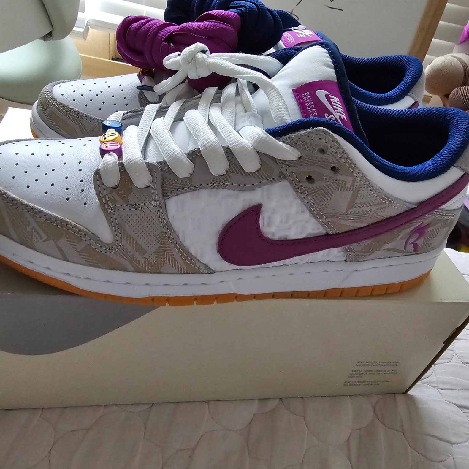Nike x Rayssa Leal SB Dunk Low PRM Pure Platinum Vivid Purple 착용 스타일