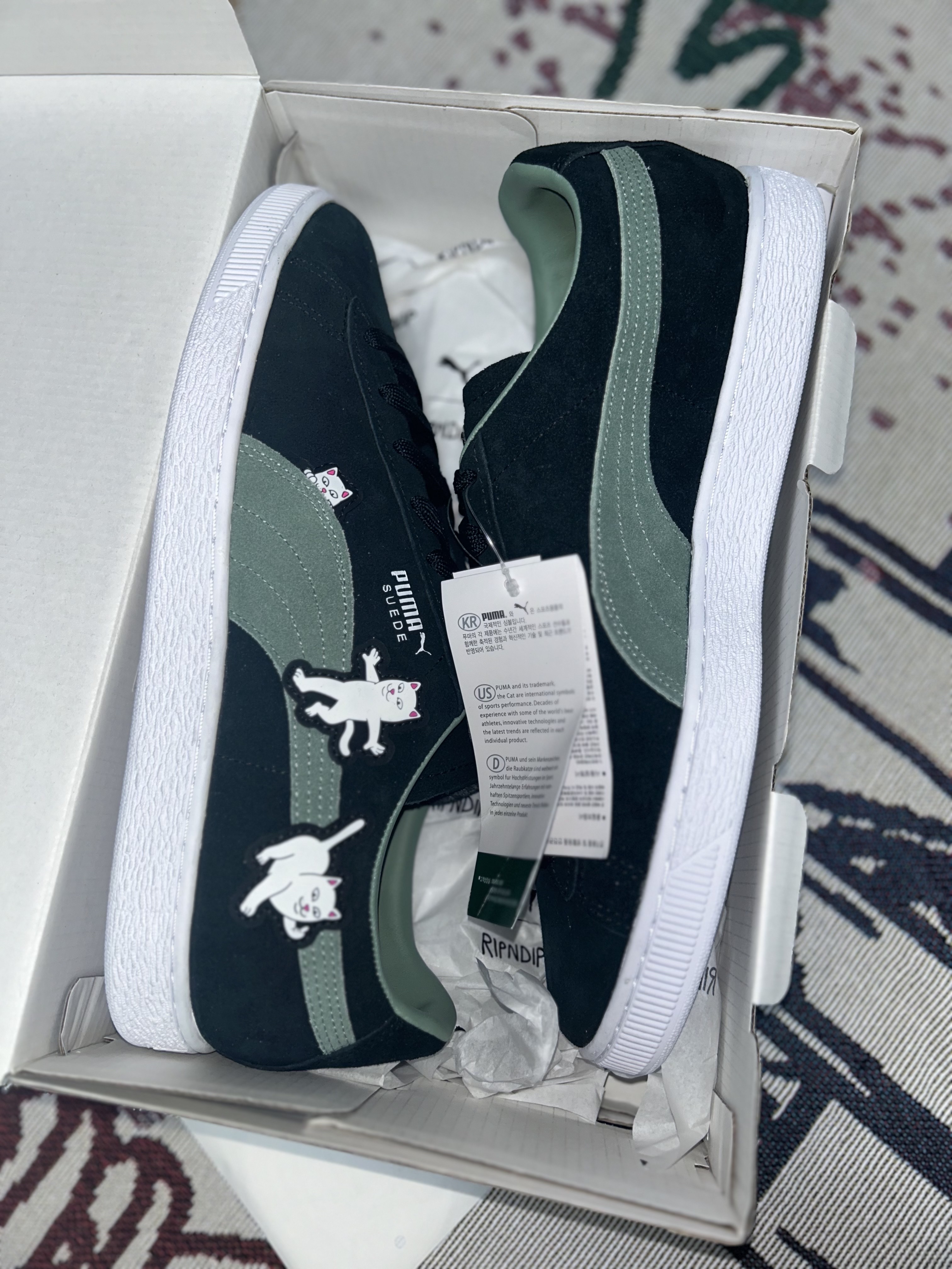 Puma x RIPNDIP Suede Black Eucalyptus 착용 스타일 - 7