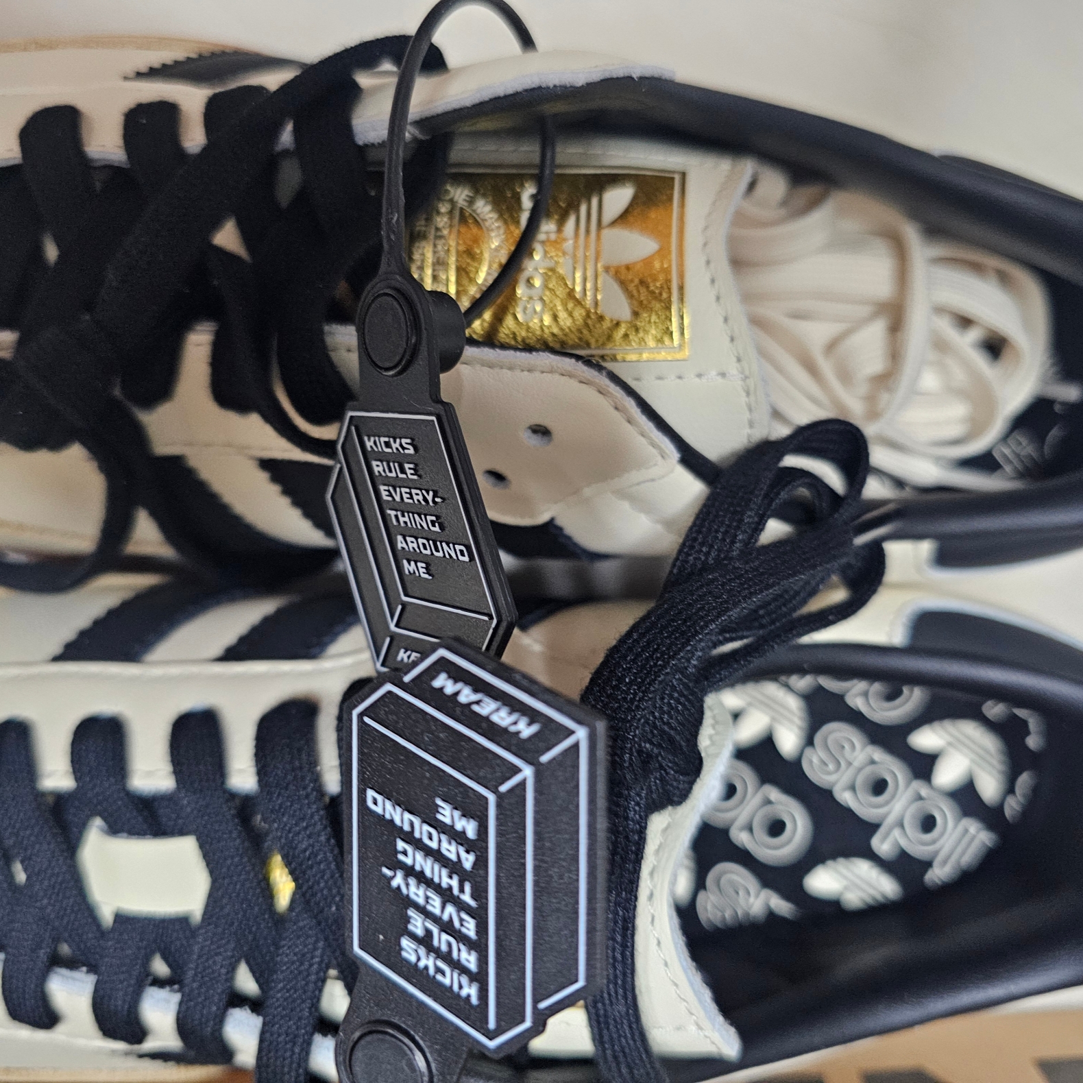 (W) Adidas Samba OG Cream White Core Black 착용 스타일 - 5