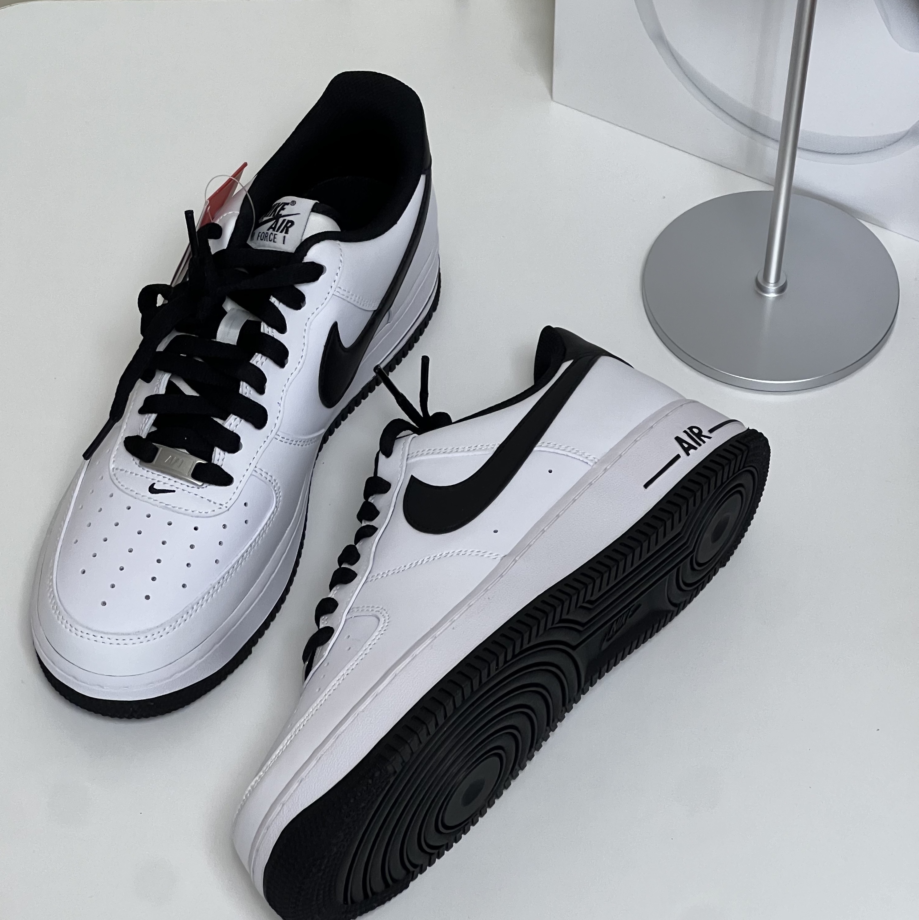 Nike Air Force 1 '07 White Black ์ฐฉ์ฉ ์คํ์ผ