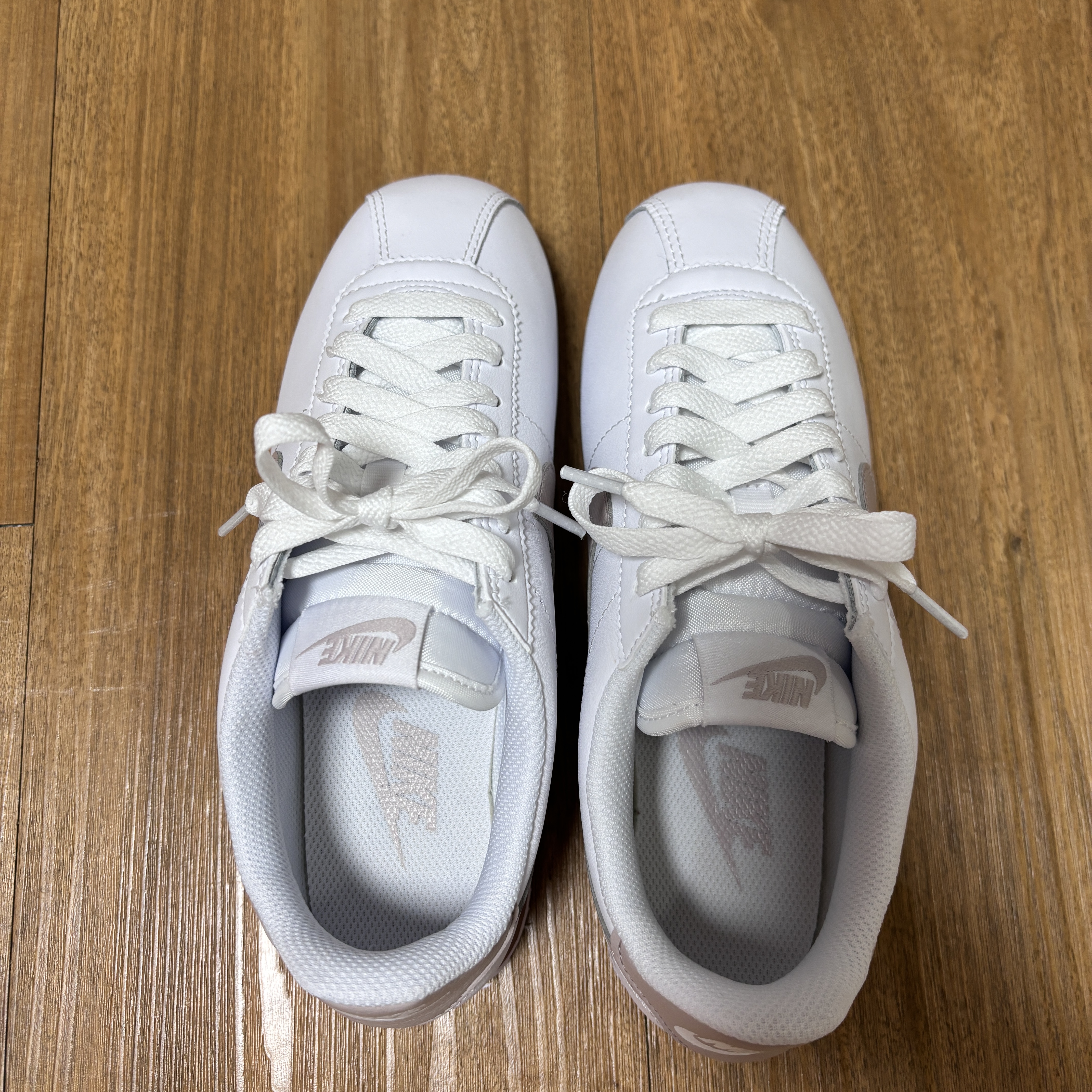 (W) Nike Cortez White Platinum Violet 착용 스타일 - 2