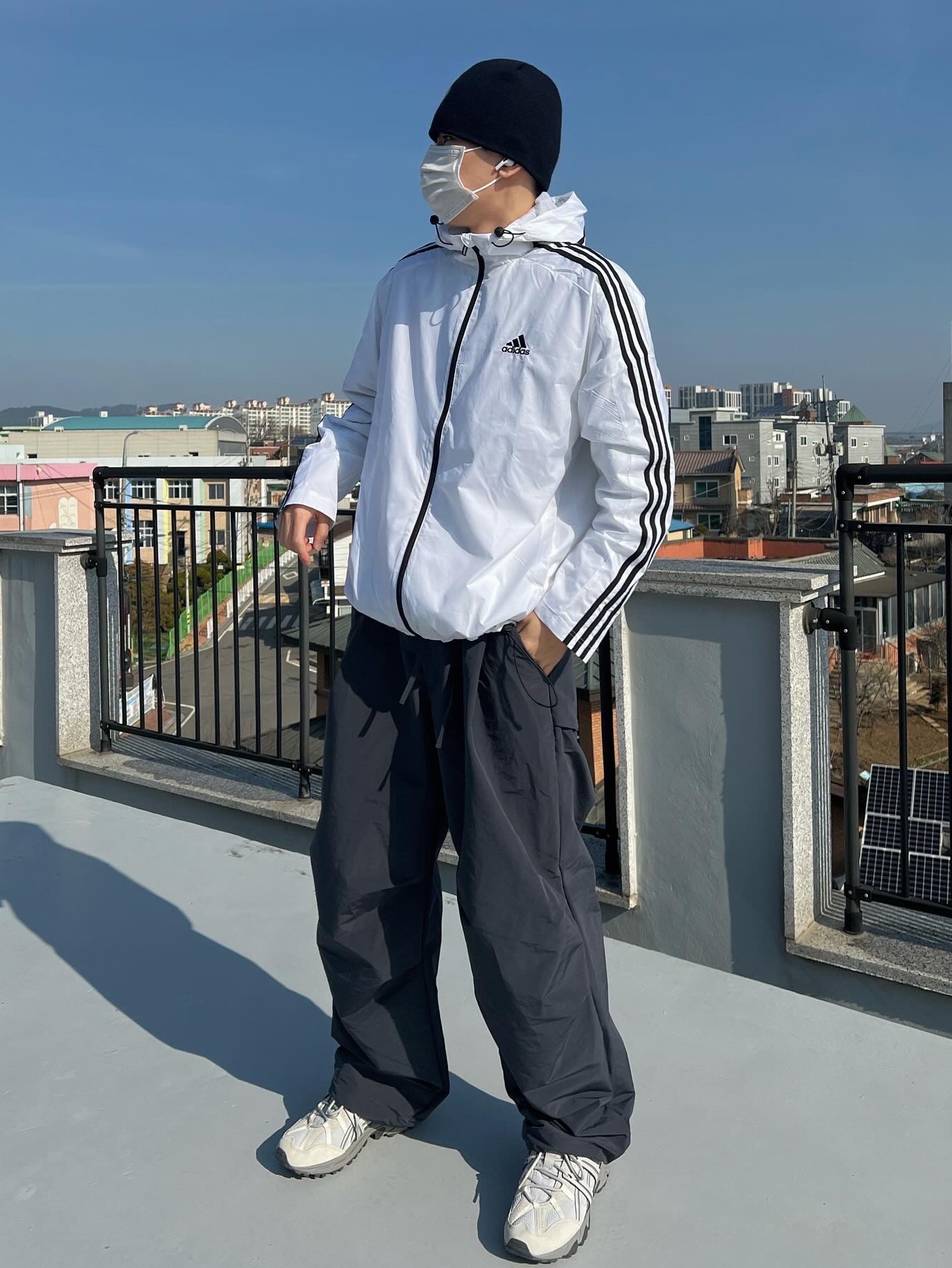 Sansan Gear Logo Beanie Black - 22FW, Asics Gel-Sonoma 15-50 Oyster Grey 착용 스타일 - 1