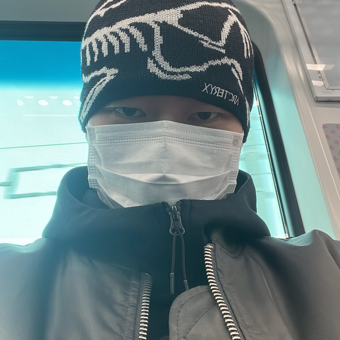 Arc'teryx Bird Head Toque Orca 착용 스타일