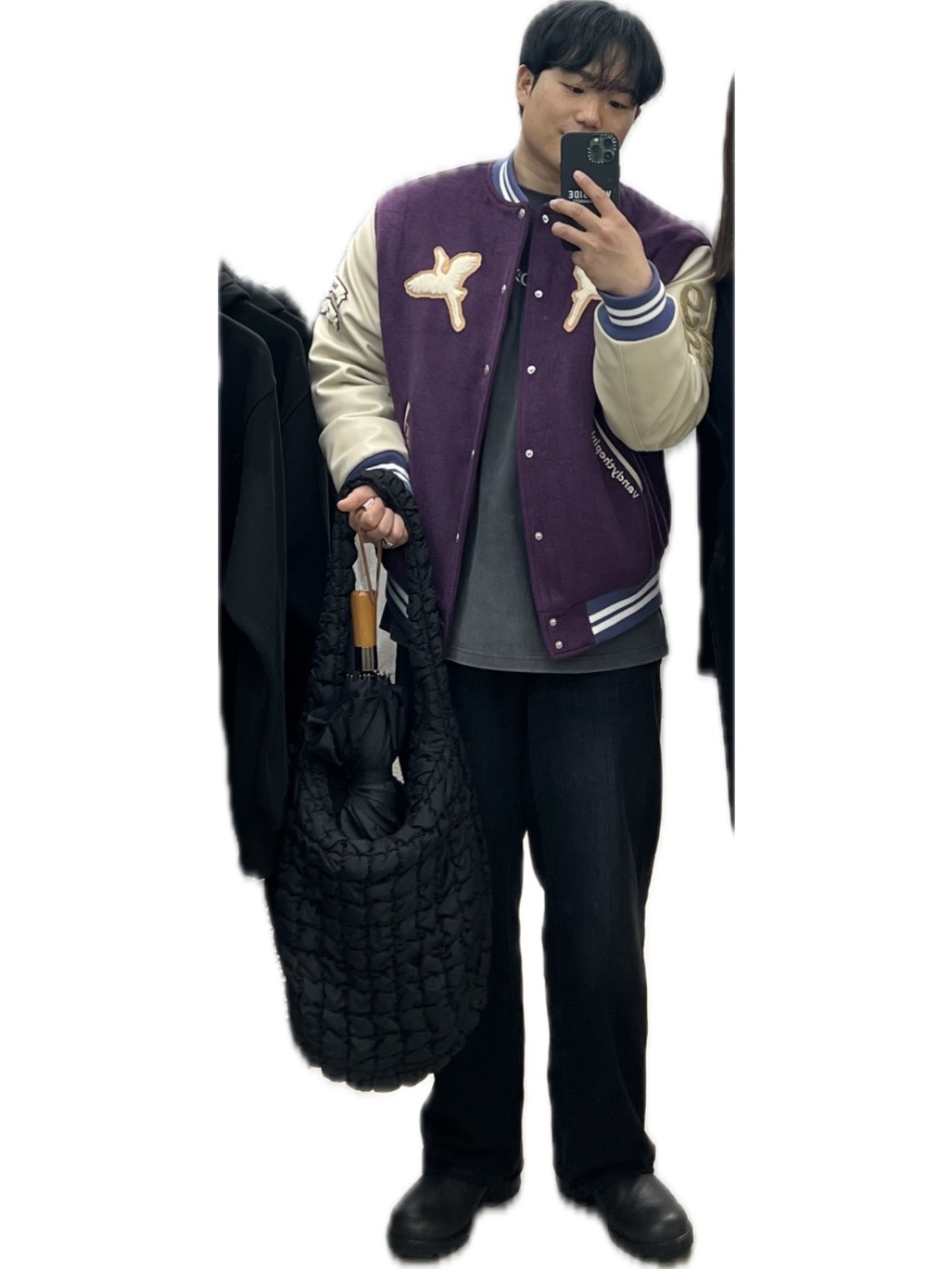 Vandy The Pink Crane Varsity Jacket Purple, COS Quilted Oversized Shoulder Bag Black 착용 스타일