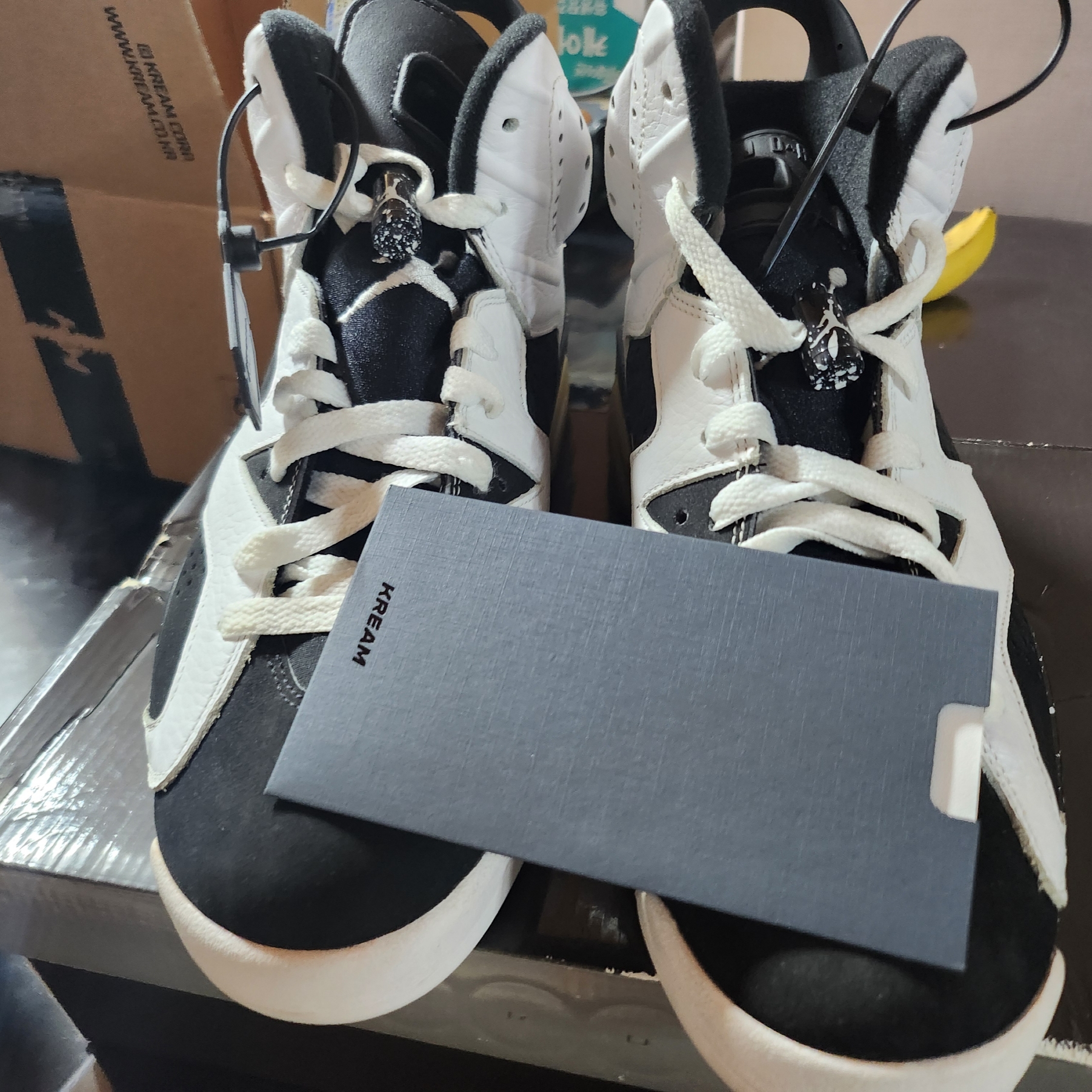 Jordan 6 Retro Oreo 착용 스타일