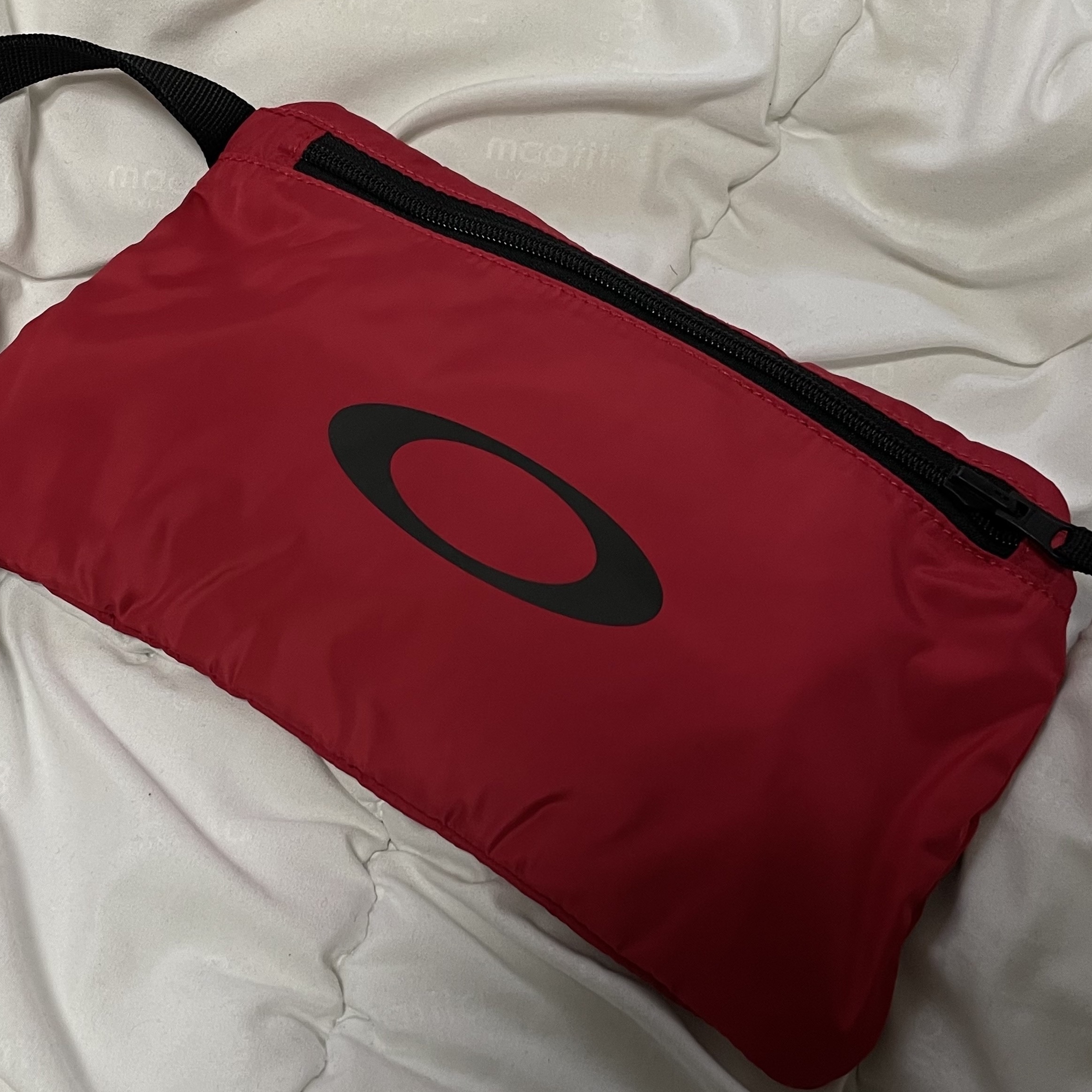 Oakley The Freshman Packable RC Backpack Red Line 착용 스타일