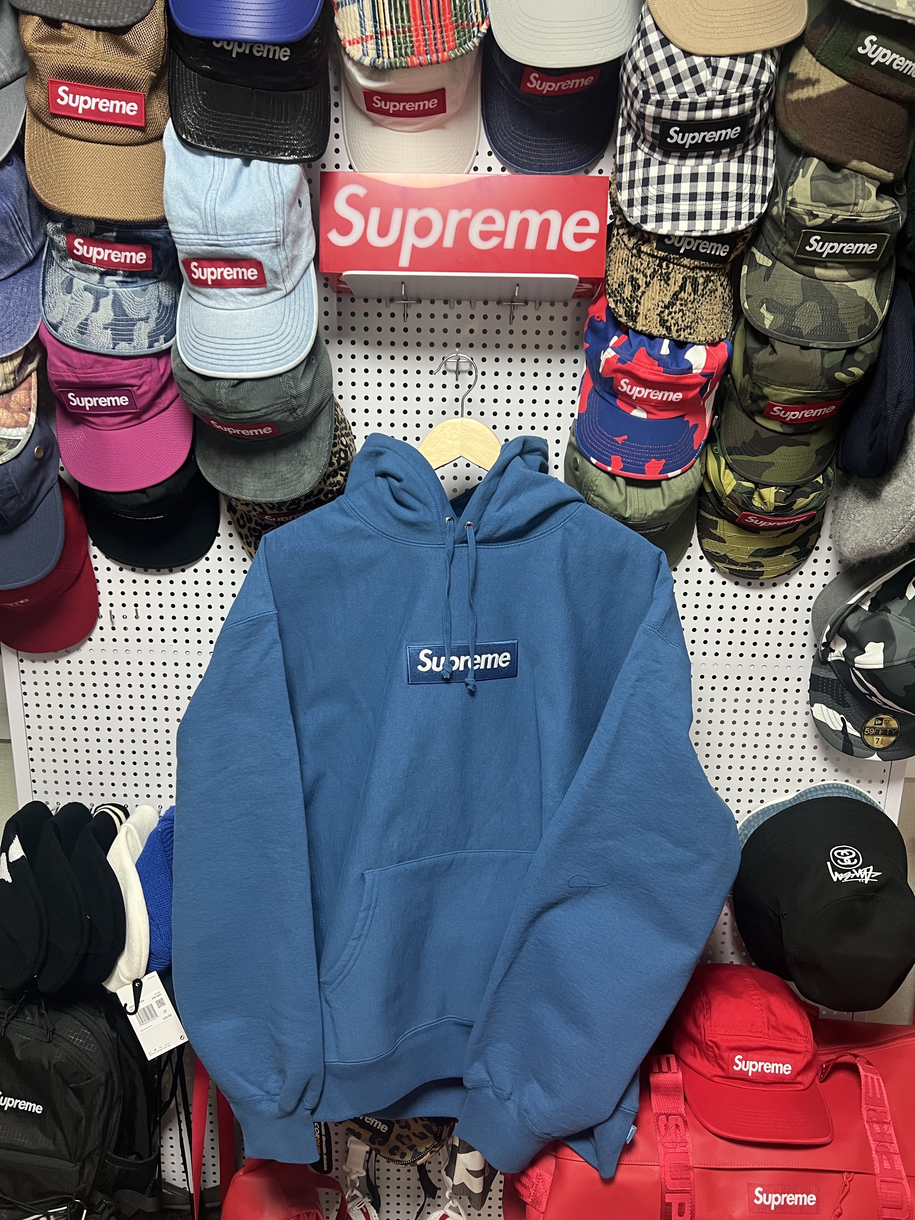 Supreme Box Logo Hooded Sweatshirt Blue - 23FW 착용 스타일 - 1
