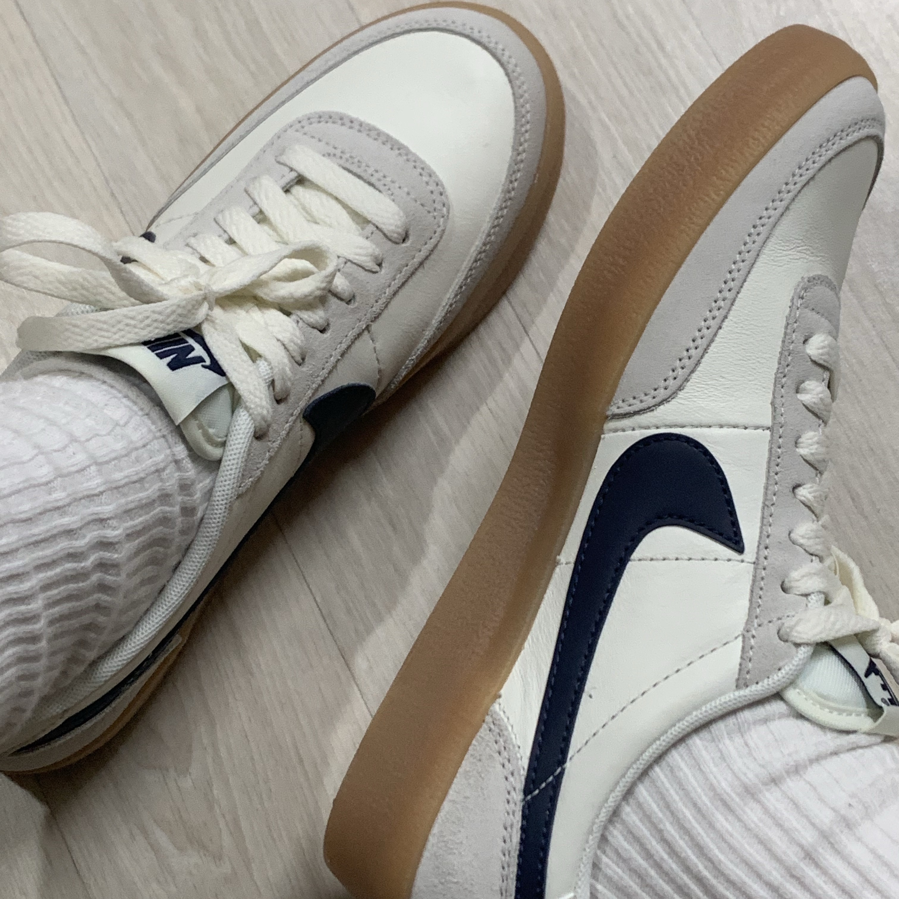 (W) Nike Killshot 2 Sail Midnight Navy 착용 스타일