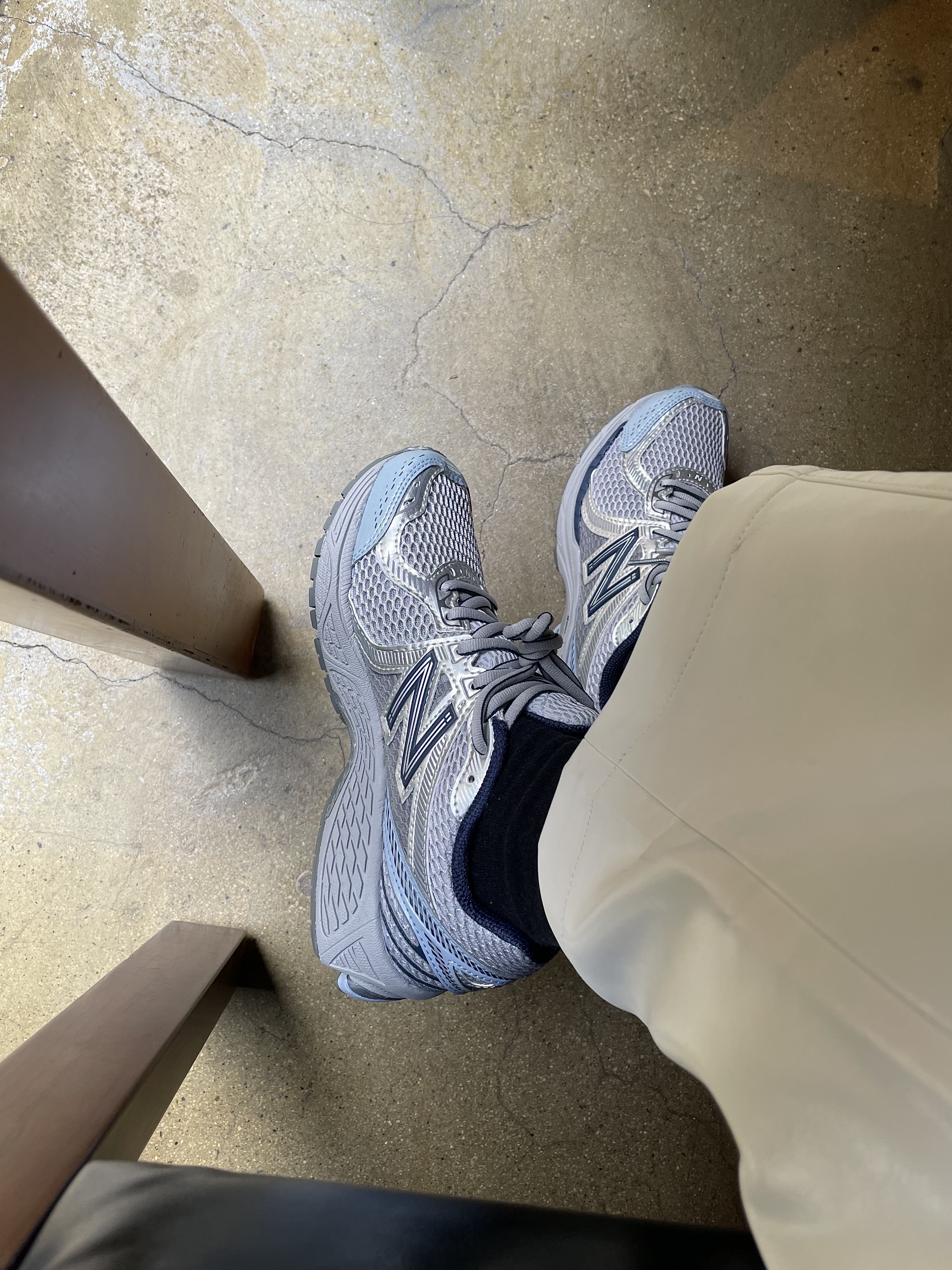 New Balance 860v2 Arctic Grey 착용 스타일 - 2
