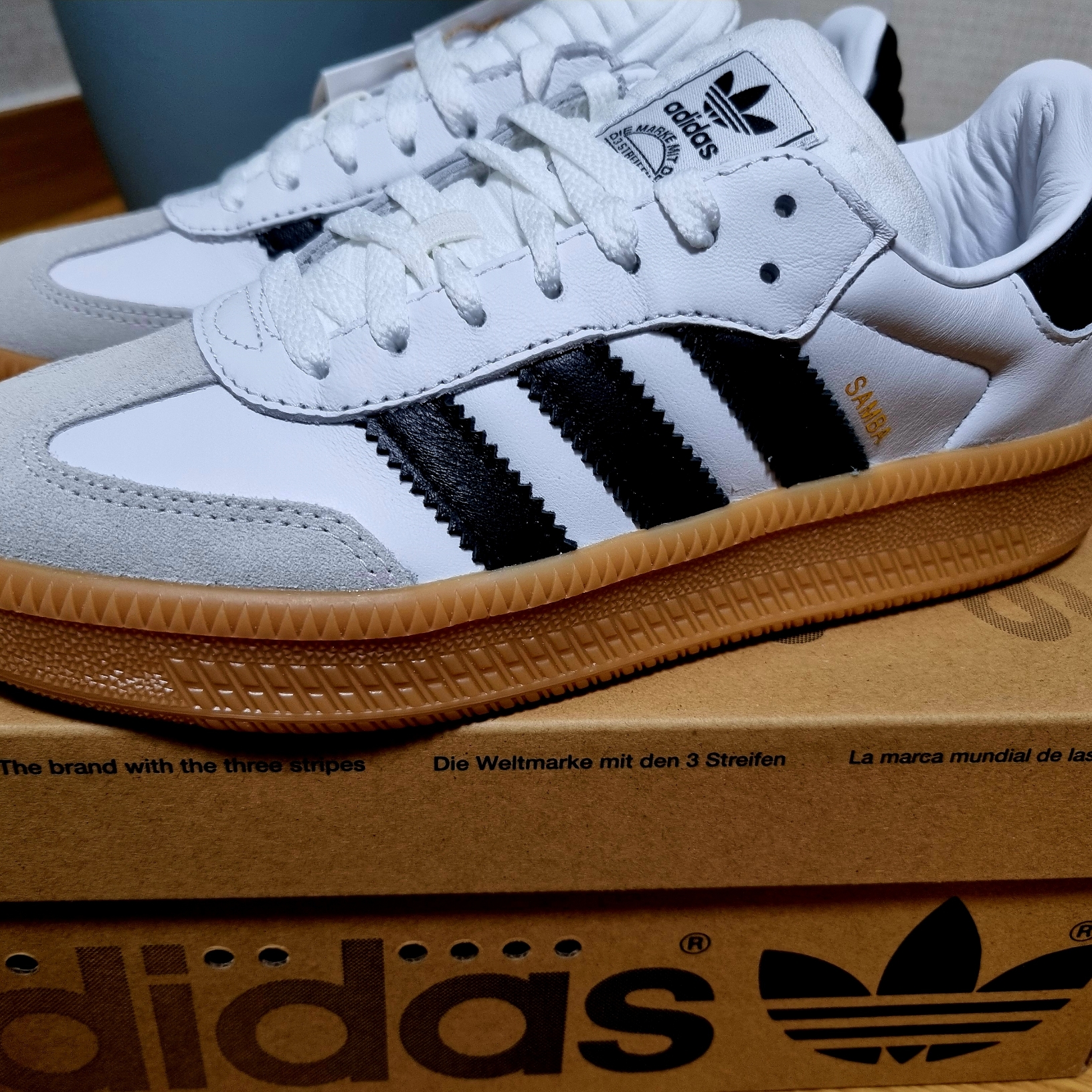 Adidas Samba XLG White Black Gum 착용 스타일 - 4