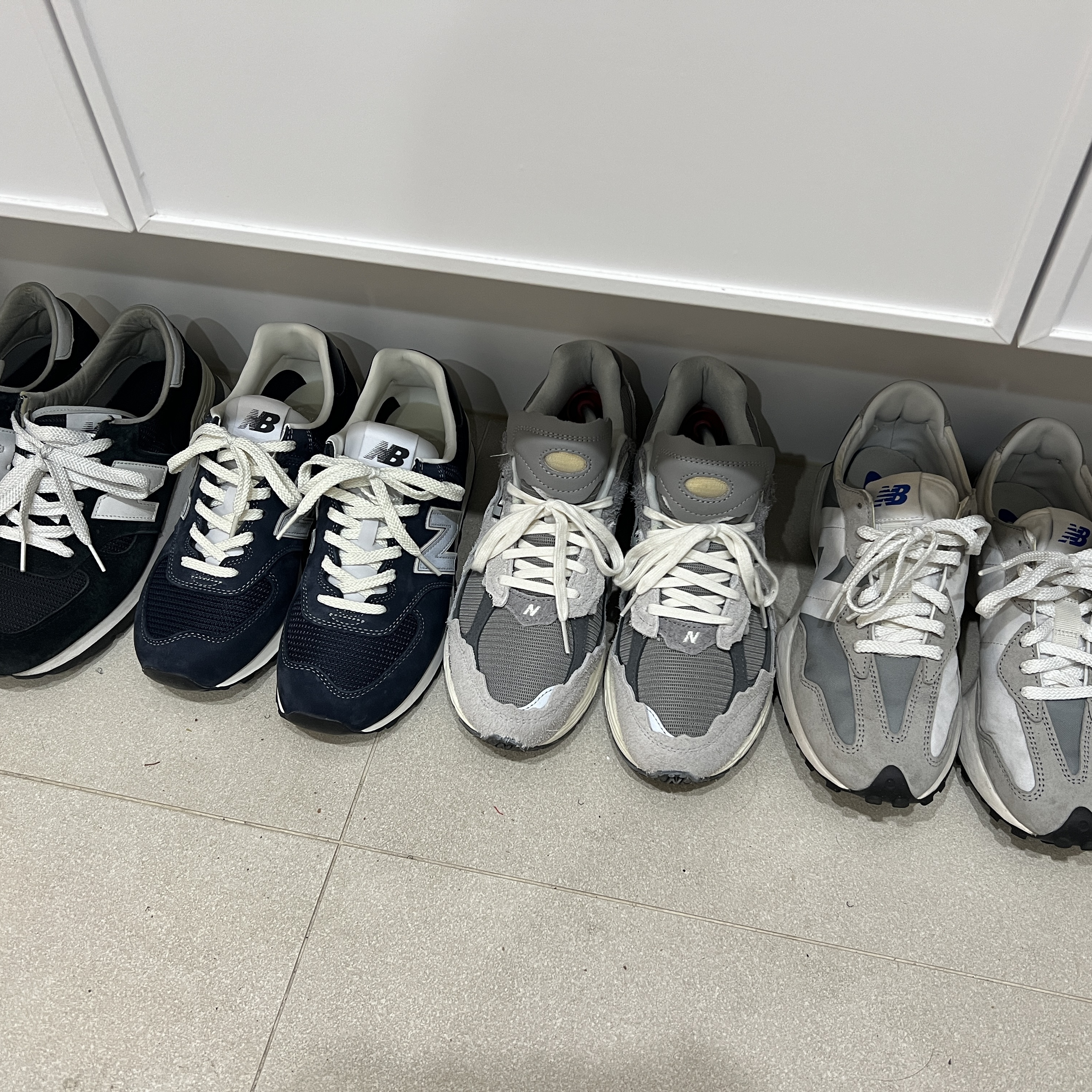 New Balance x Pottery 574 Premium Hard Navy, New Balance 2002R Protection Pack Rain Cloud 착용 스타일 - 2