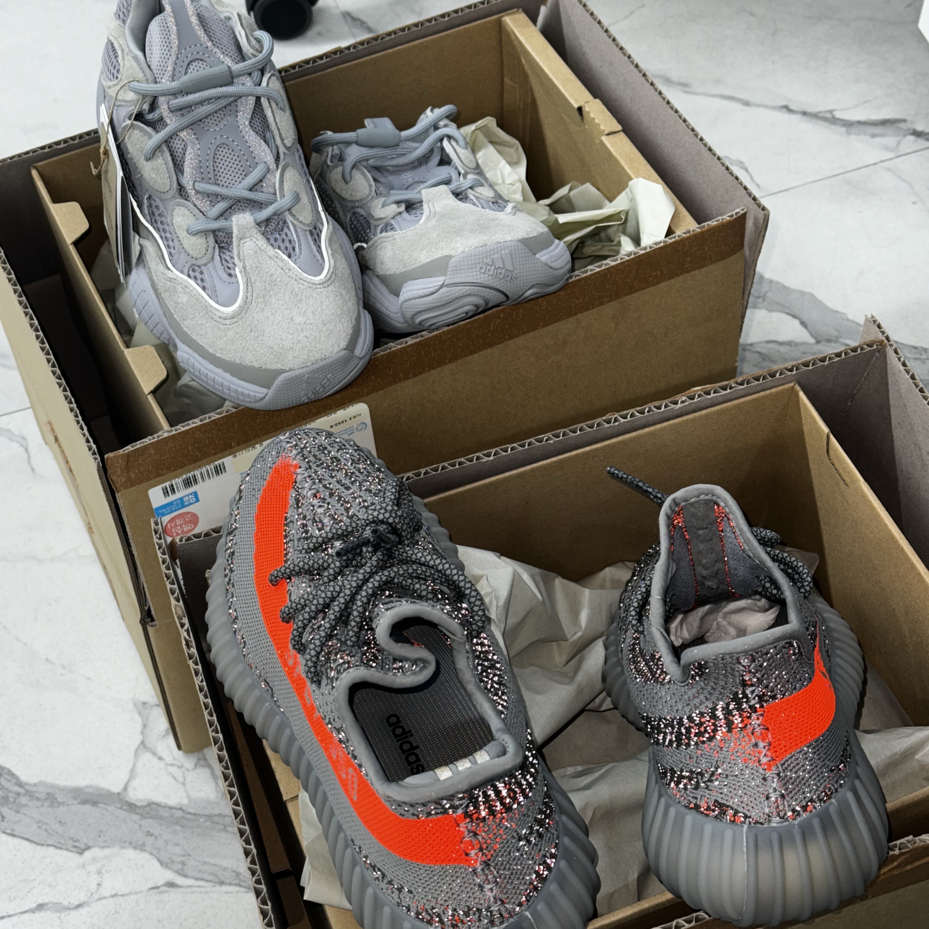 Adidas Yeezy 500 Stone Salt, Adidas Yeezy Boost 350 V2 Beluga - Reflective 착용 스타일
