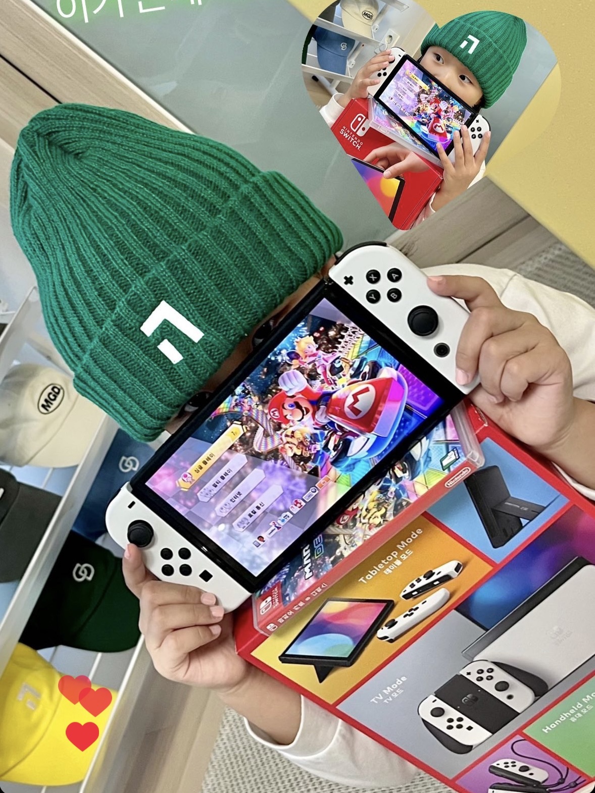 Nintendo Switch OLED Neon Blue Neon Red (Korean Ver.) 착용 스타일