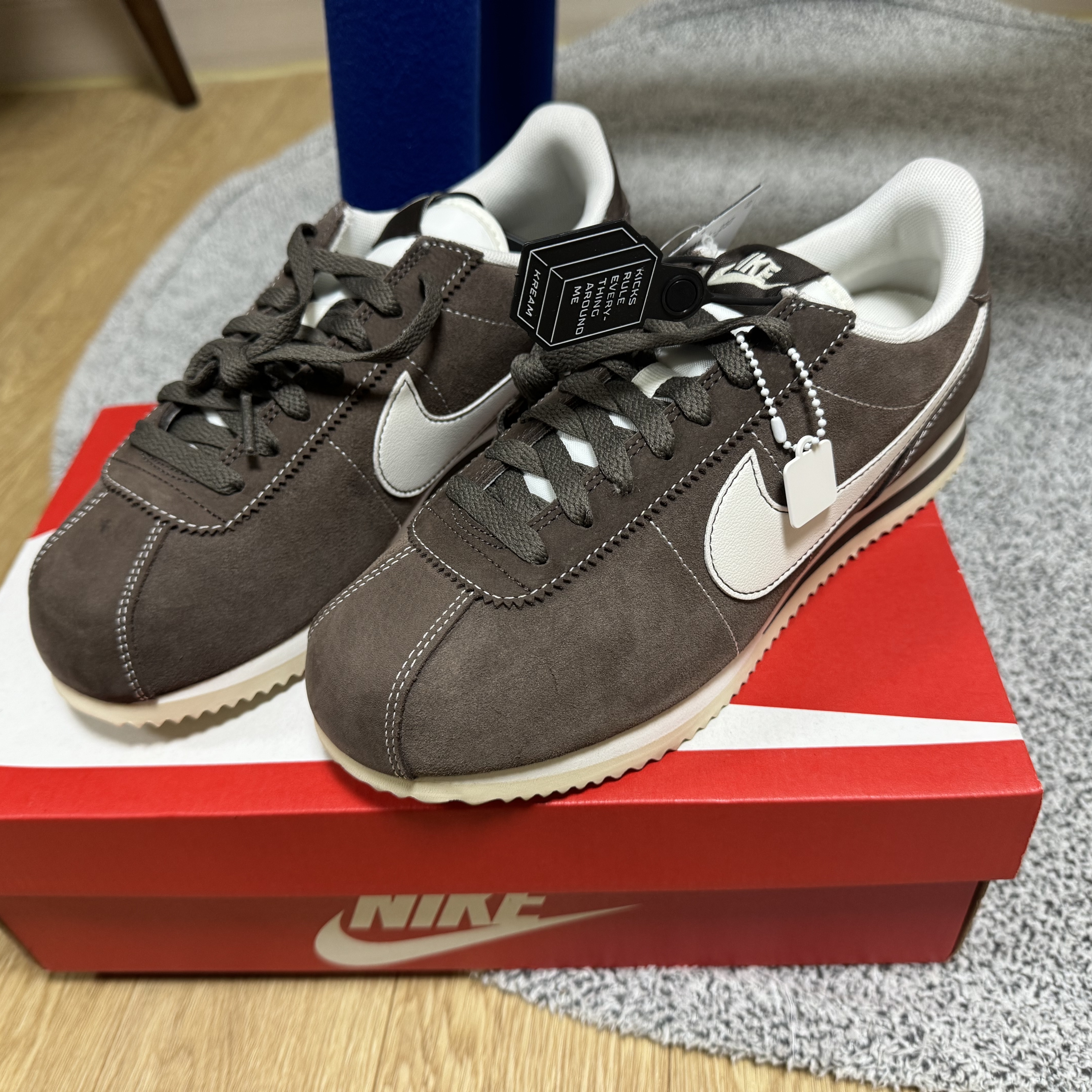Nike Cortez SE Hangul Day Baroque Brown Sail 착용 스타일