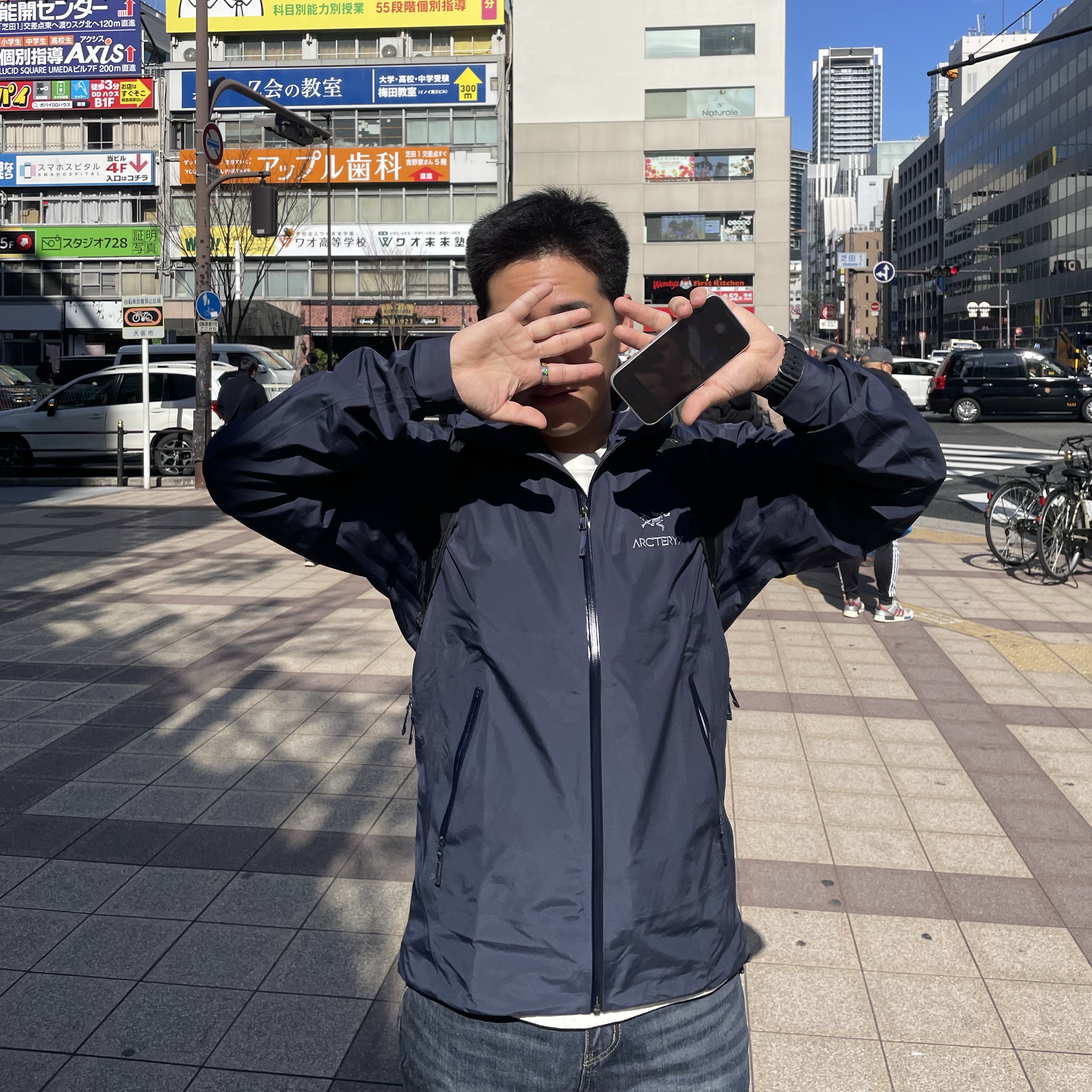 Arc'teryx Beta LT Jacket Black Sapphire 착용 스타일