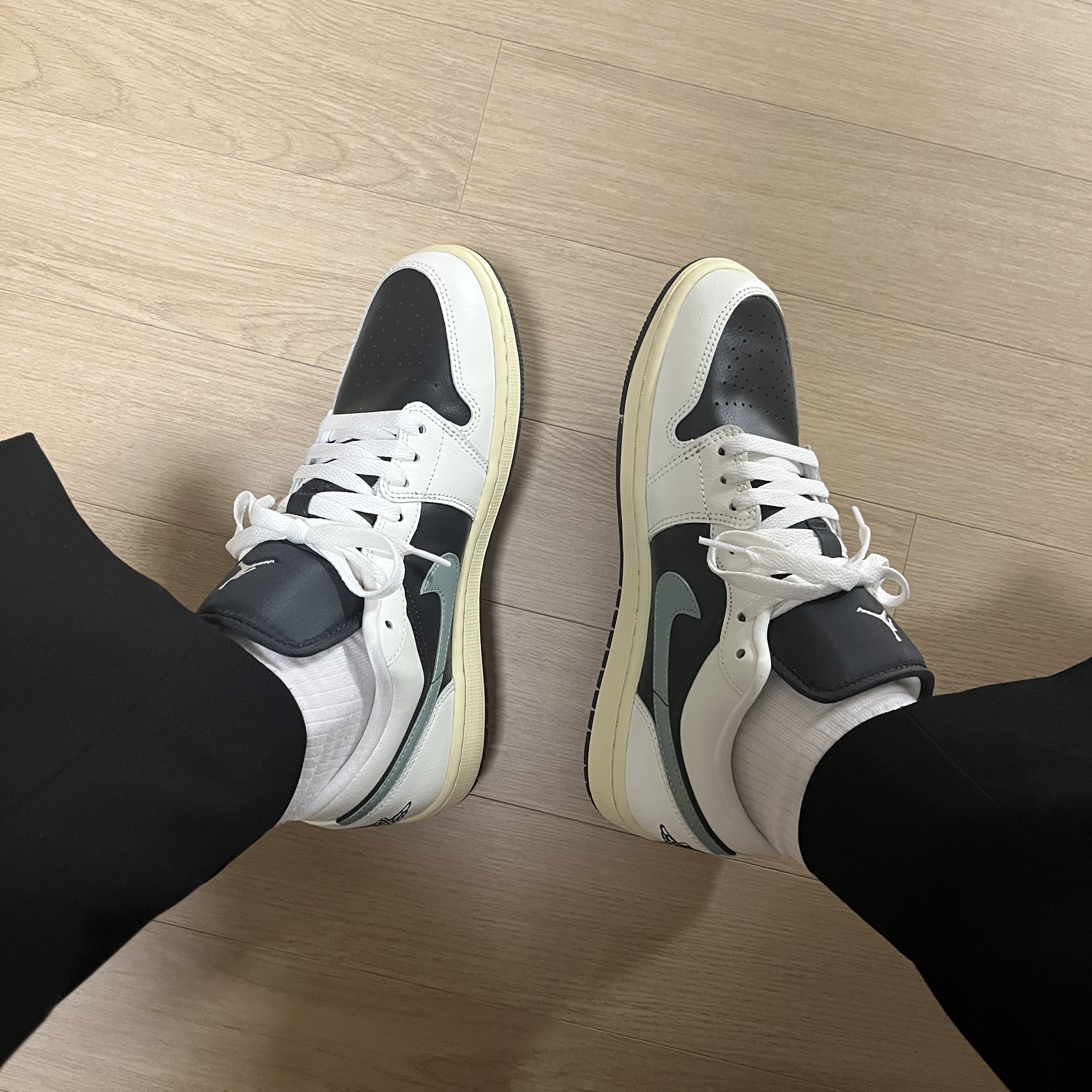 (W) Jordan 1 Low Anthracite Sail 착용 스타일