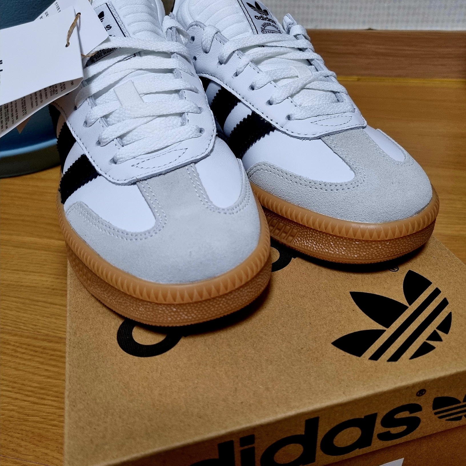 Adidas Samba XLG White Black Gum 착용 스타일 - 1