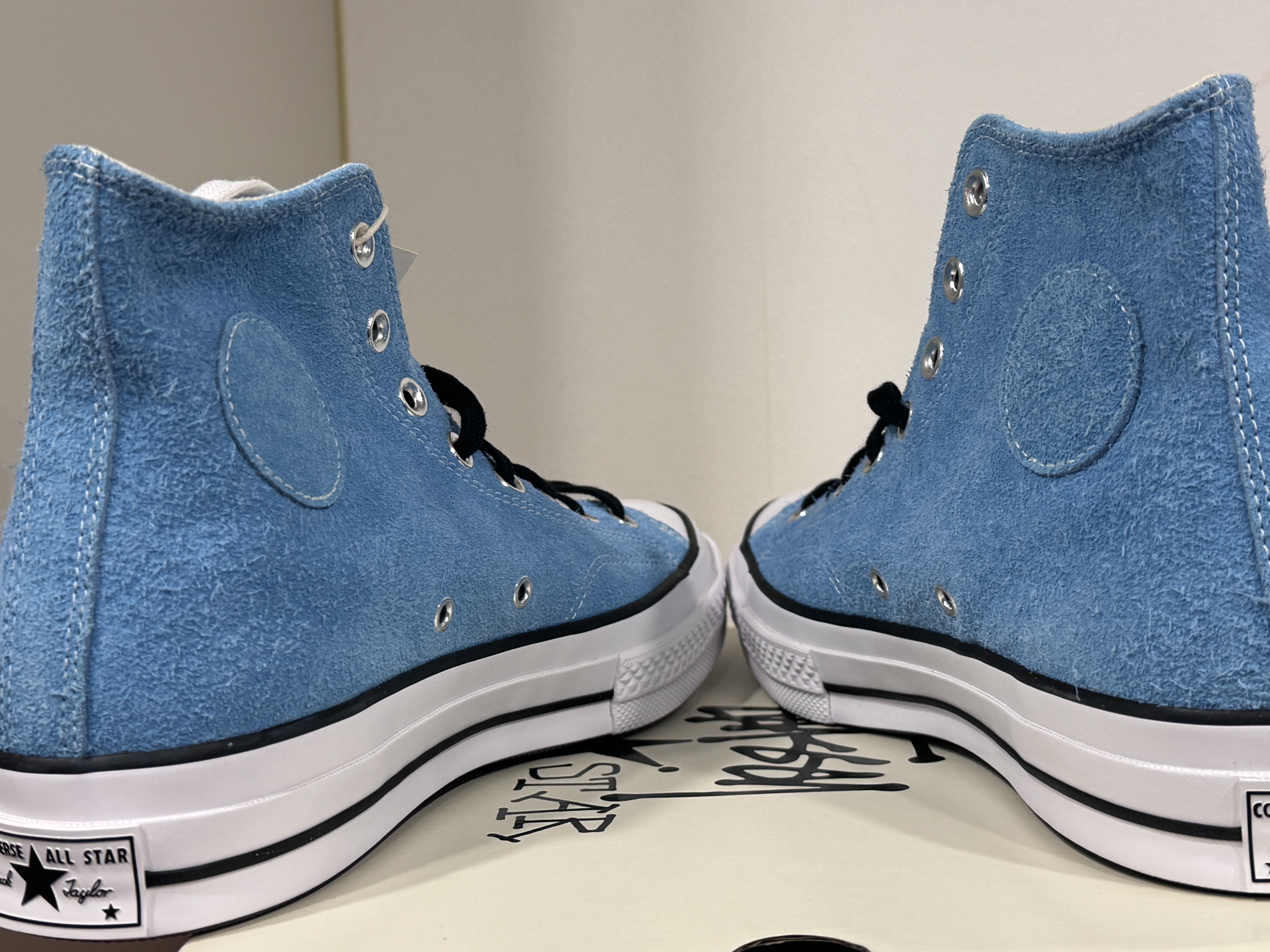 Converse x Stussy Chuck 70 Hi Sky Blue 착용 스타일 - 4