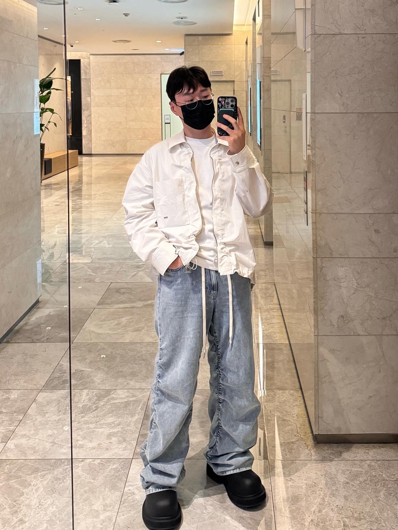 Wooyoungmi Shearling Wide Denim Pants Blue - 24SS, Balenciaga Steroid Derby Black 착용 스타일 - 1