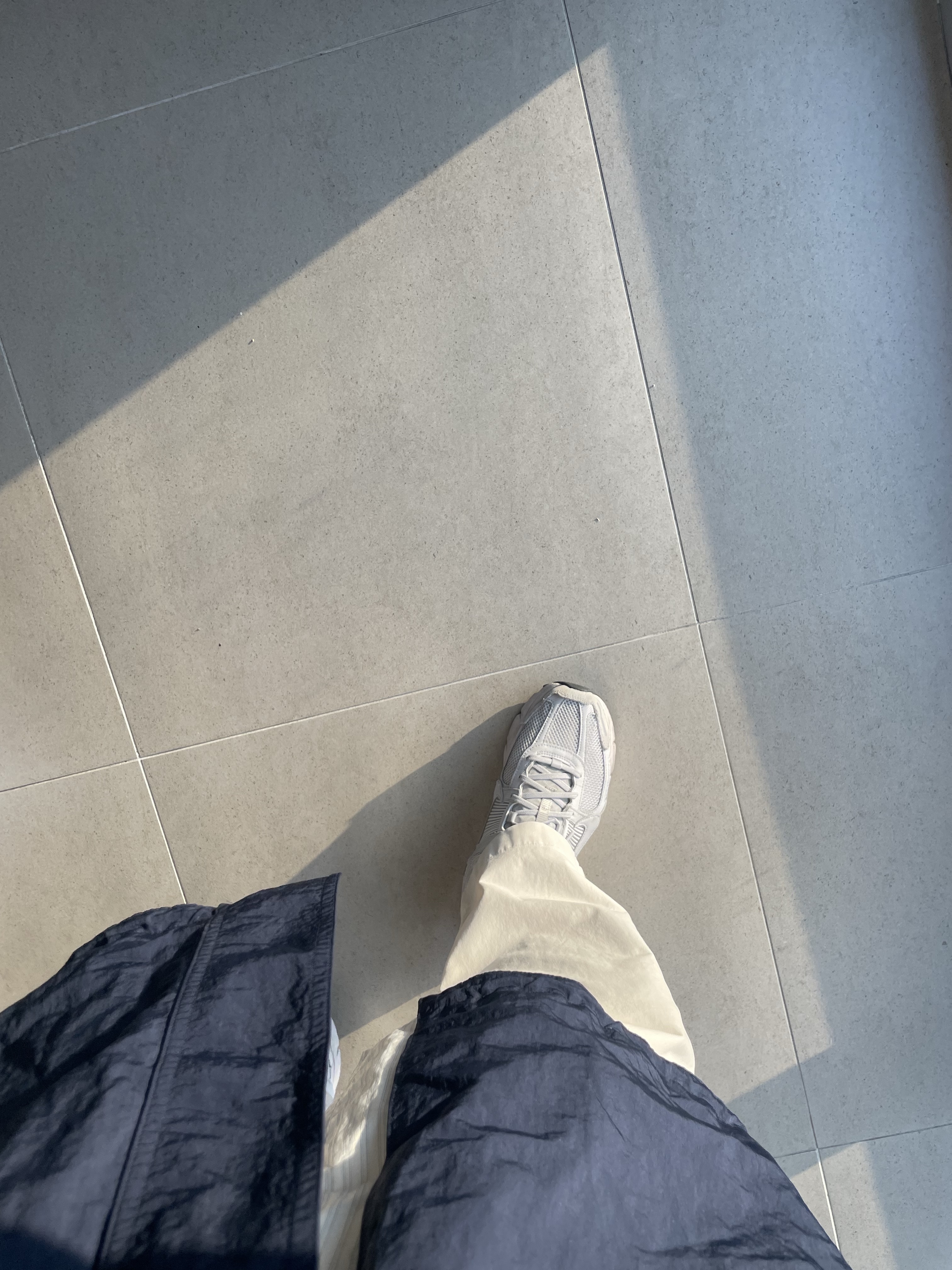 Nike Zoom Vomero 5 SP Vast Grey 2023, Nike x Kim Jones Reversible Parka Navy - Asia 착용 스타일