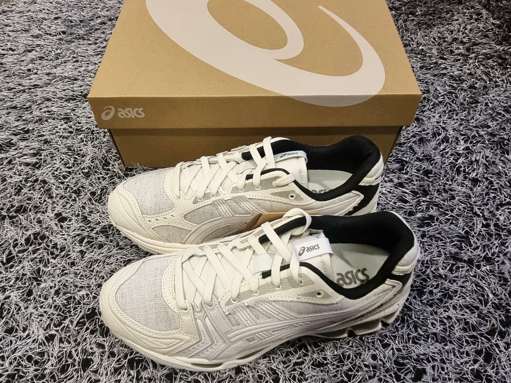 Asics Gel-Kayano 14 Imperfection Pack Cream 착용 스타일 - 6