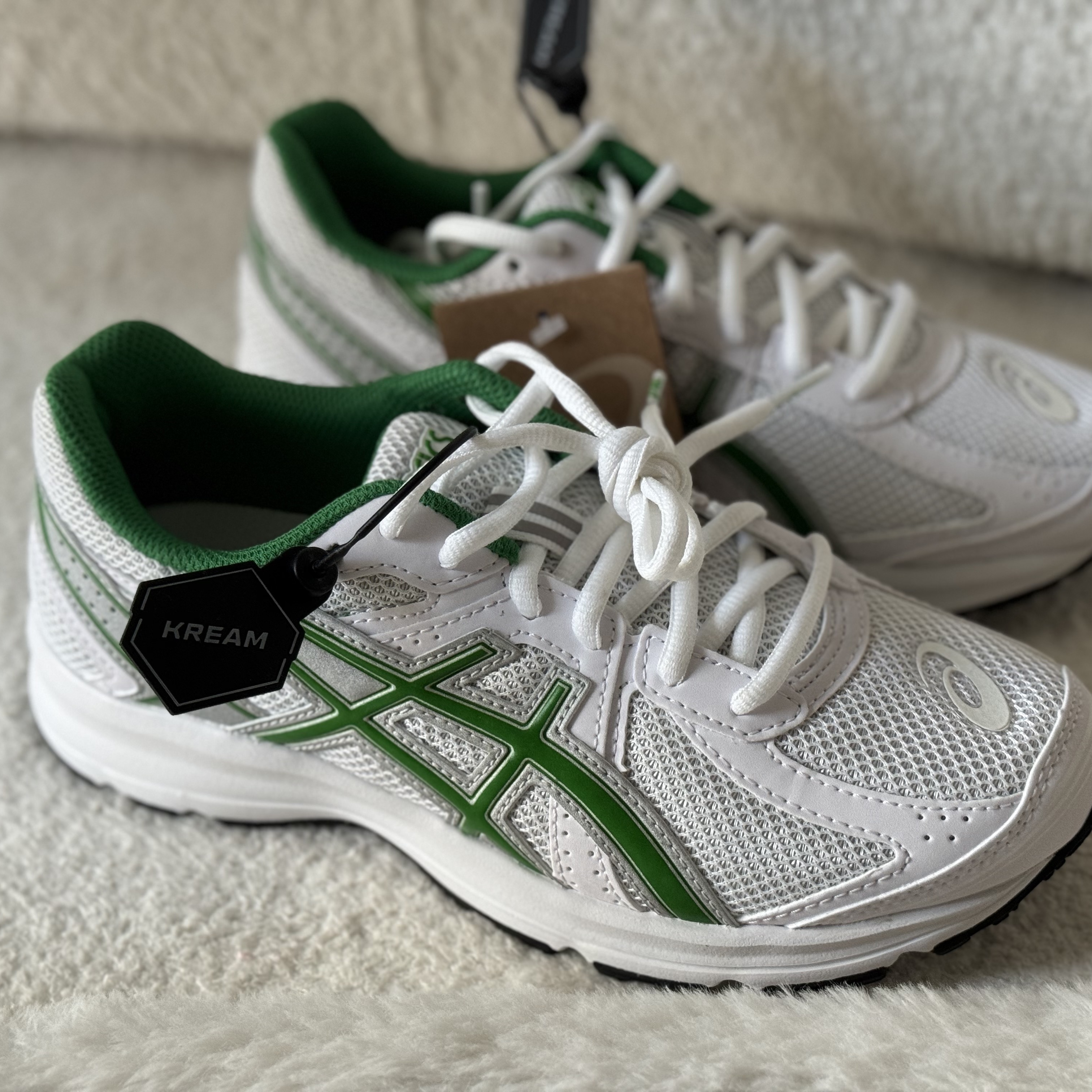 Asics Jog 100 S White Green - 2E Wide 착용 스타일