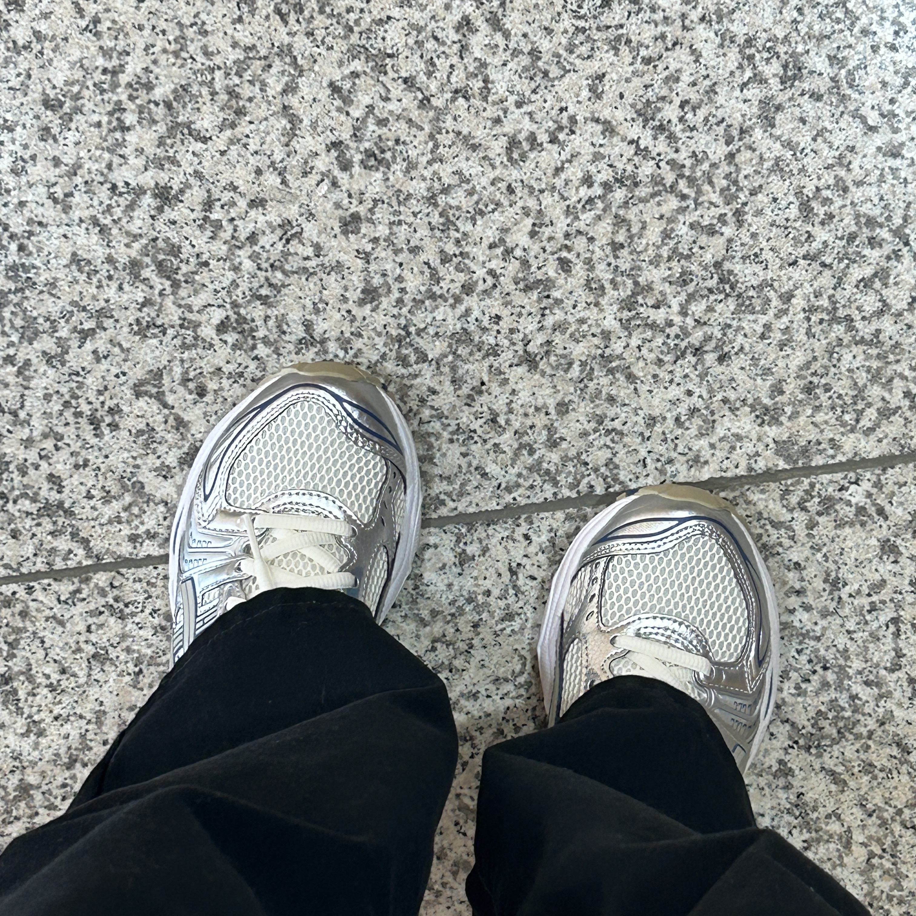 Asics Gel-Kayano 14 Cream Pure Silver 착용 스타일